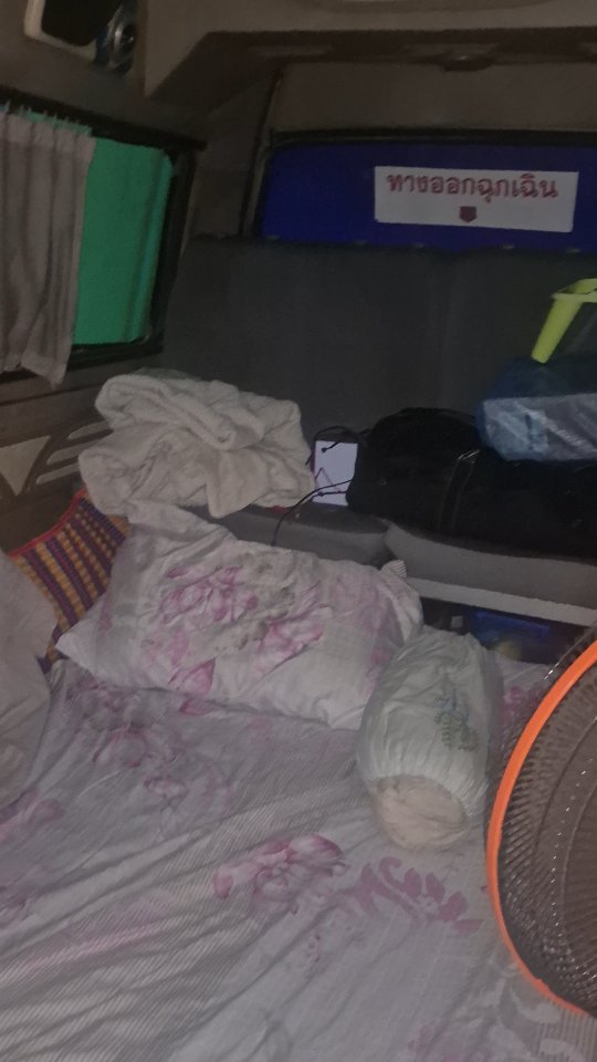 Nouvelle office pour les jours a venir. New office to learn and unlock new skill #kohlanta #vanwithview #vanlife #camper #thailand #fyp