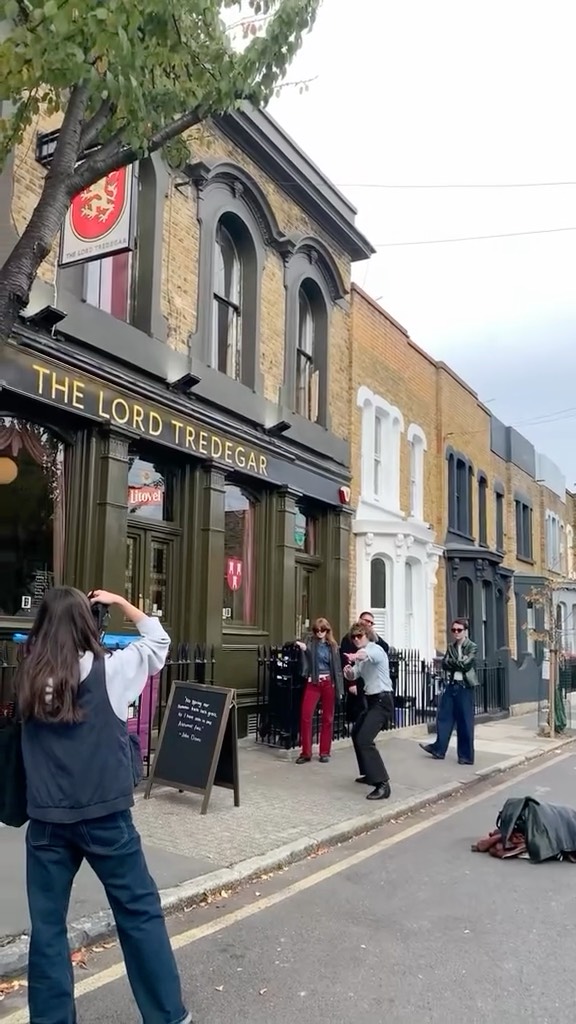 EASY TIGER - CANT STOP TALKING
“Live at The George Tavern” EP out November 7th
#postpunk #london