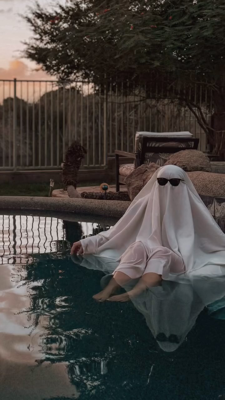 Hot ghoul summer never ended 👻💦
#ghostphotoshoot #arizonafall #arizona #spookyszn #ghostchallenge #ghosting #ghosttrend #halloween #fallyall