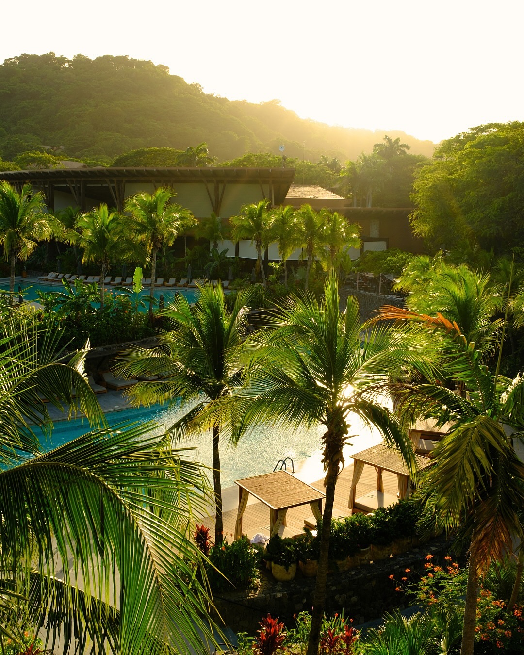 Celebrate the festive season @fscostarica, where wellness, nature and luxury invite you to create new holiday traditions. ✨
Just in time for the holiday season, the resort is debuting new wellness offerings and healing therapies - from transcendence breathwork and metabolic testing, to immersive retreats inside The Wellness Villa at Casa Del Mar: a residence reimagined as a private retreat serving as the hub for new 3 and 5 day Wellness Retreats. Inside the Wellness Villa, you can enjoy sunrise light therapy on the terrace, private strength training in the gym, cold-immersion therapy in the plunge pool, and restorative practices such as floating meditation, yoga, or sound baths in tranquil indoor-outdoor spaces.