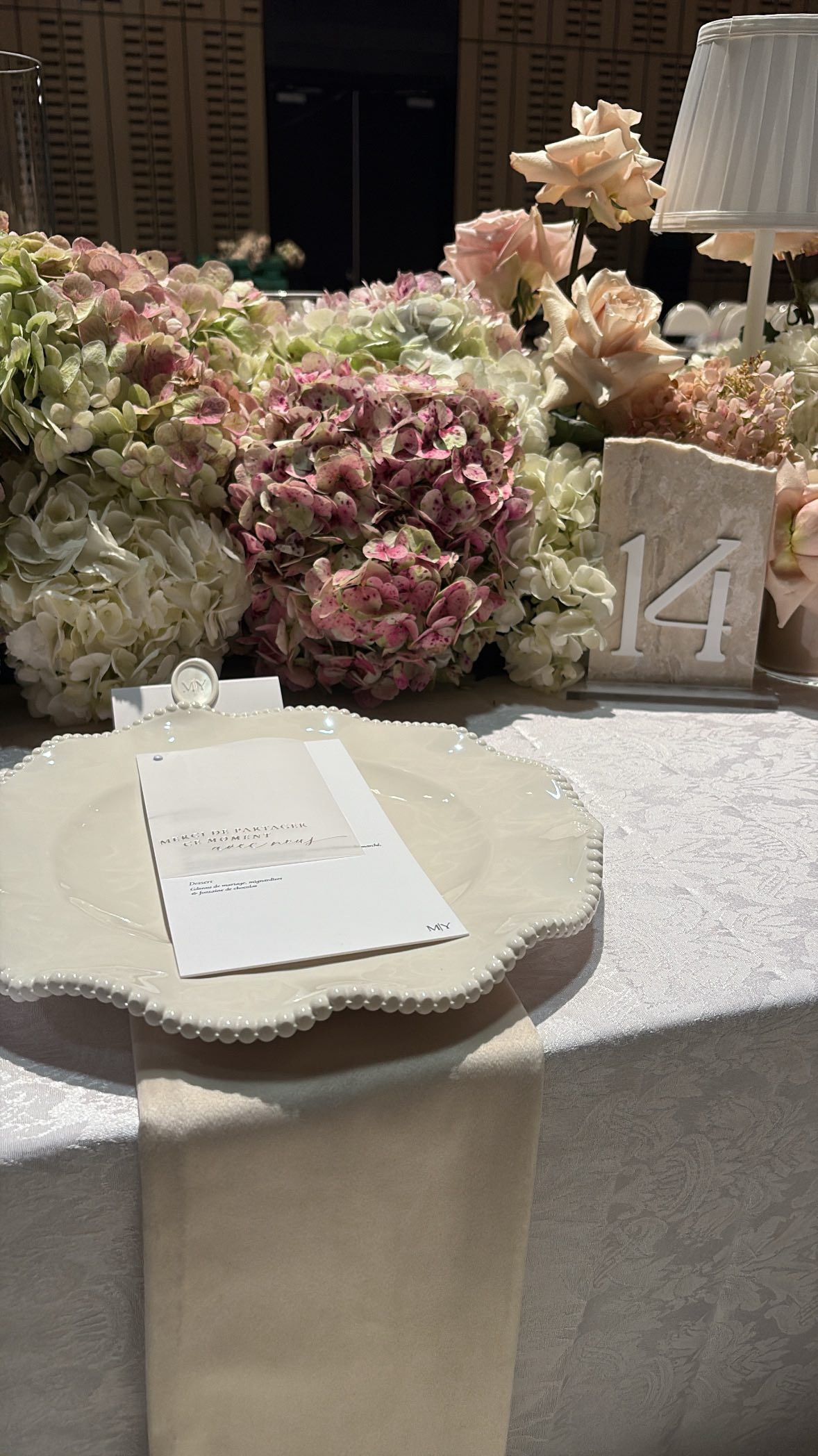 Enfin, ça y est! Les célébrations débutent. 🤭
Émotions, regards complices et beaucoup d’amour — la journée de M-E & Y restera gravée dans les mémoires.
Créatrice de contenu @capturebyroly
#weddingquebec #weddingplanner #mariage #mariagequebec #fyp