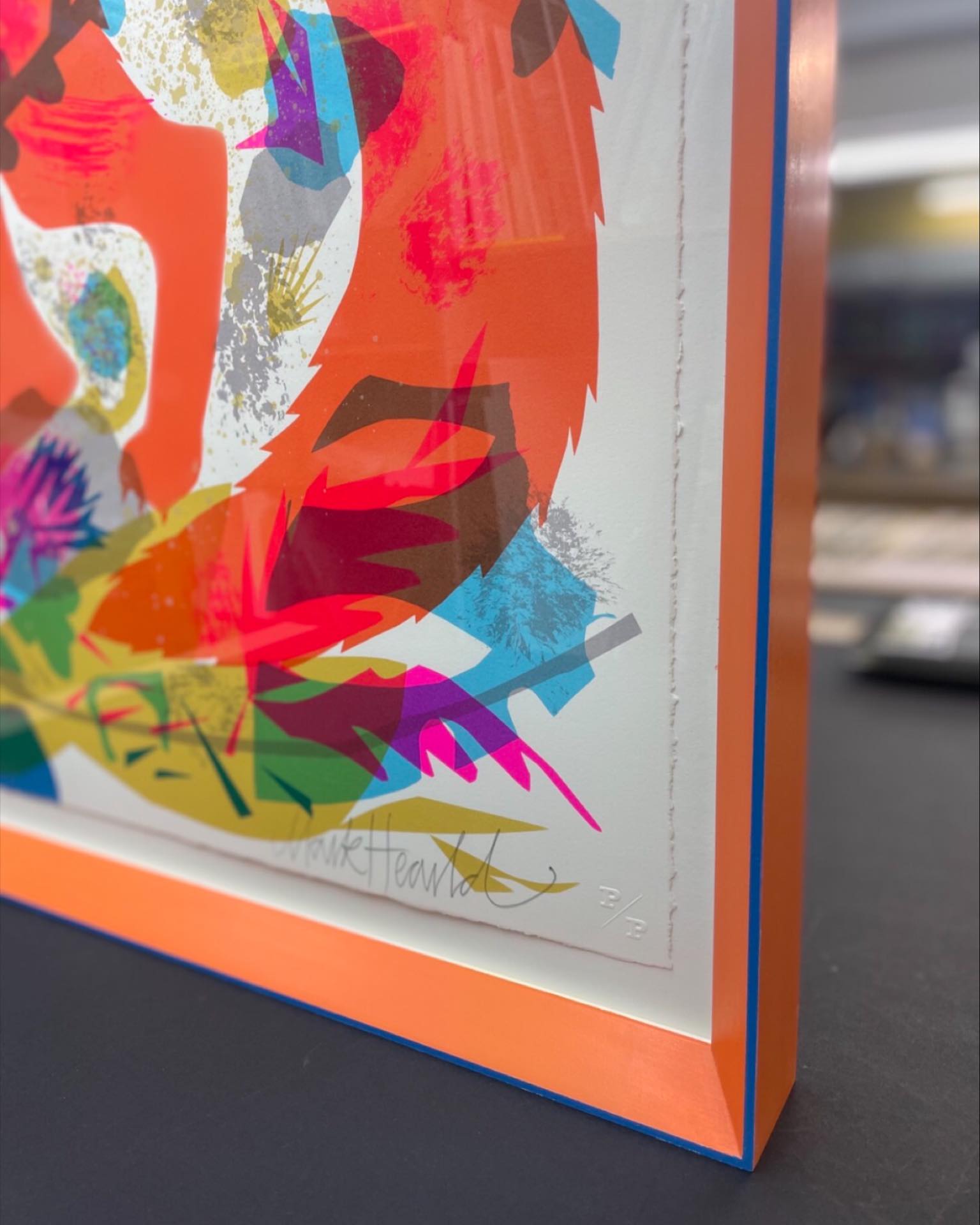 A little glimpse of this stunning frame, matching the gorgeous colours of Mark Heald’s fox print 💙 🦊