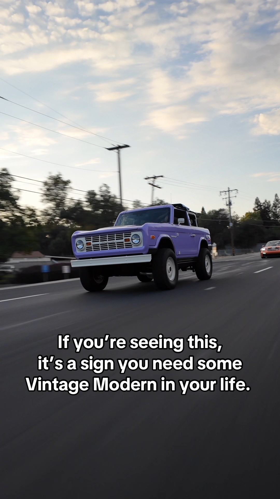 ๐ Fall in love with Vintage Modern. These are not restorations or restomods! These are a Modern Classic equipped with safety features, including 6 airbags and modern technology so you can have the best of both worlds. ๐ ๐ ๐
#VintageModernHouston #VintageBroncos #FordBronco #EarlyBronco #ClassicBronco #LuxurySUV #NewBronco #Supercarsdaily #ClassicCars #VintageVibes #PostOakMotorCars
๐ฅ @t7_shots