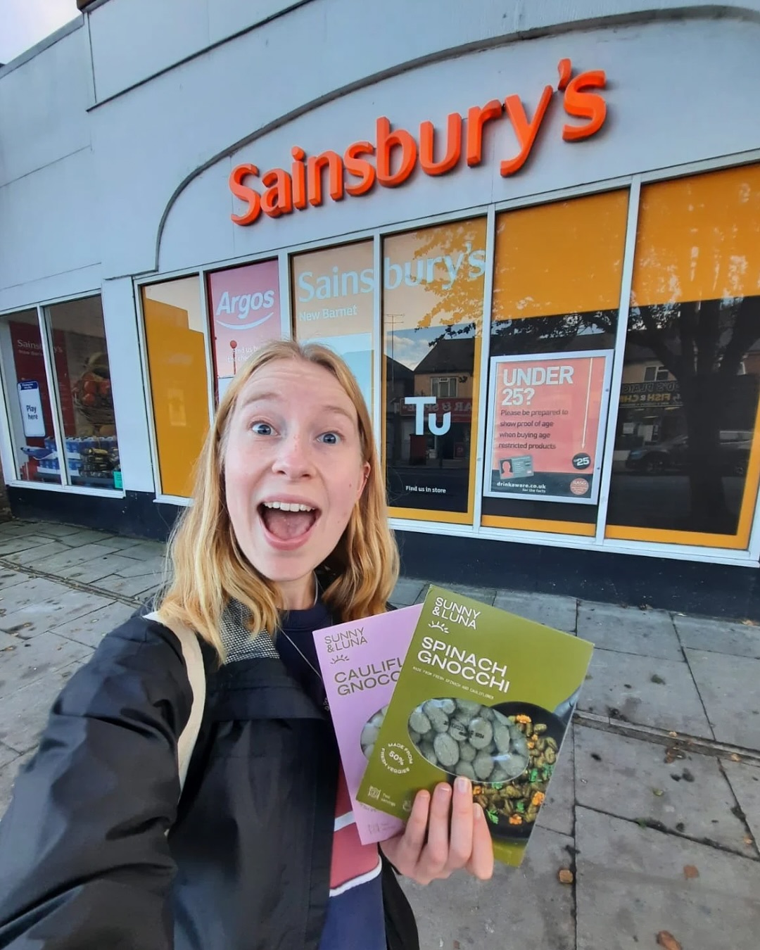 Sainsbury’s selfies 🤳
Just a cute little collection of faces delighted to find Sunny & Luna in their local store 🥹
Send us your selfies to be included in part 2!