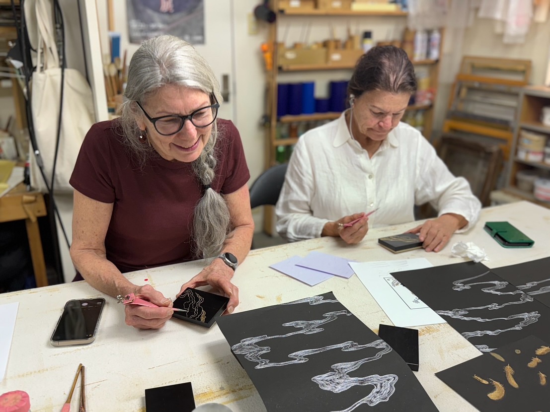 ✨ A golden afternoon in Kyoto ✨
In a quiet atelier, today’s guests learned Kinsai (gold craft) and Tsutsugaki (drawing with gold), discovering how a single shimmering line can hold centuries of care and spirit.
Creating, not just observing; that’s how Kyoto reveals her true self.
Would you like to explore this quieter side of the city too?
📍 Kinsai Gold Craft and Tsutsugaki Technique Experience, Kyoto
📱 Available via Klook or GetYourGuide
#Kyoto #HiddenKyoto #Kinsai #Tsutsugaki #GoldCraft #JapaneseArt #CulturalExperience #KyotoWorkshop #LocalArtisan #AuthenticKyoto #BeyondSightseeing #KyotoCulture #VisitKyoto #JapanTravel #CECExperiences #KyotoHiddenGem