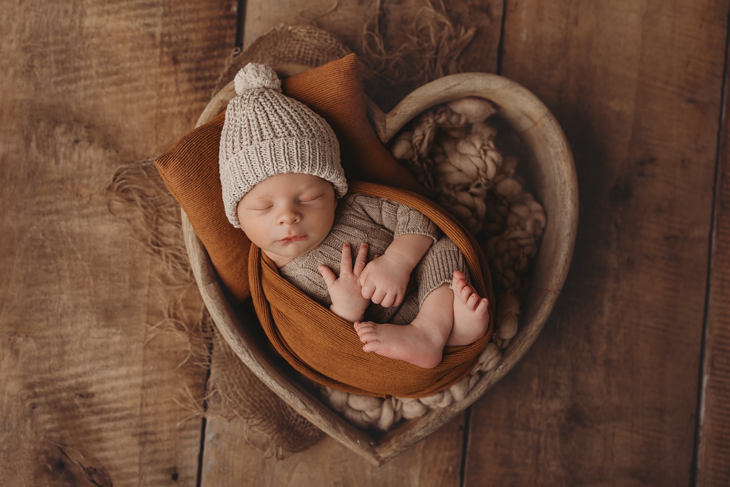 Möchtet ihr ein Neugeborenenshooting bei mir buchen, meldet euch bitte früh genug, am besten während der Schwangerschaft.
Ich habe nur begrenzt Kapazitäten im Monat, daher sind die Plätze schnell belegt.
Aktuell gehen die Terminreservierungen bis in den März hinein.
#newborn #newbornphotography #neugeborenes #neugeborenenfotograf #neugeborenenshooting #baby2025 #baby2026