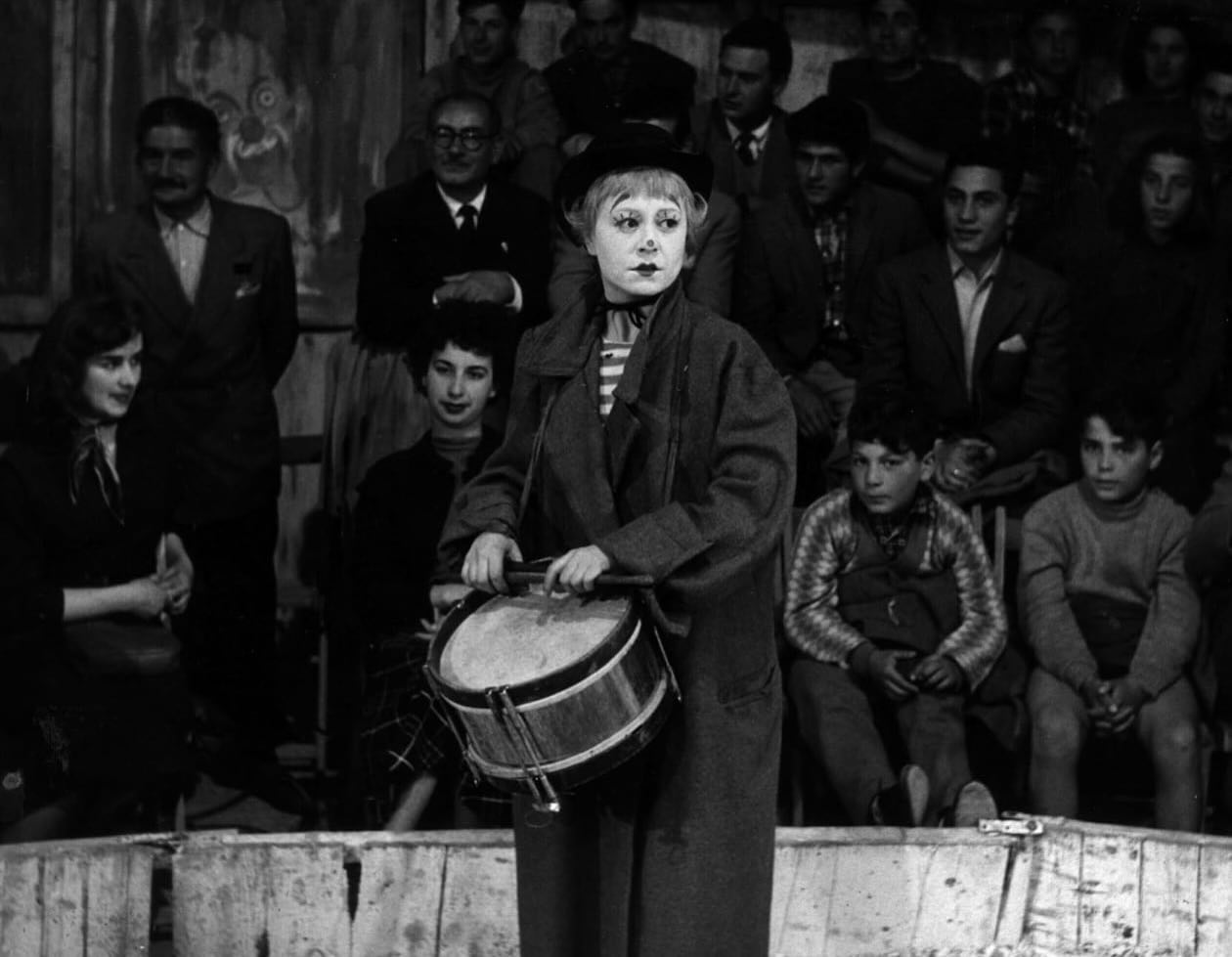 La Strada is showing at Slab Cinema Art House TOMORROW Friday, October 24th in association with San Antonio film club CineSanto Society! Get your tickets now at slabcinemaarthouse.com! 🎭🍿
