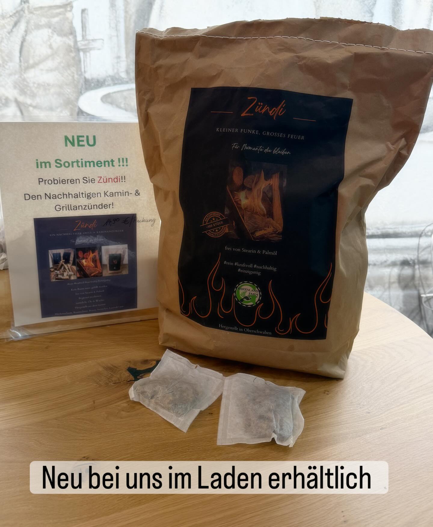 Schon bereit für die kalte Jahreszeit? Zündi von der @greenlandfarm.de - ein nachhaltiger Grill-und Kaminanzünder. Aus natürlichem Garten- und Waldschnitt, regional hergestellt, umweltschonend, effektiv. #regional #kaminfeuer #grillanzünder