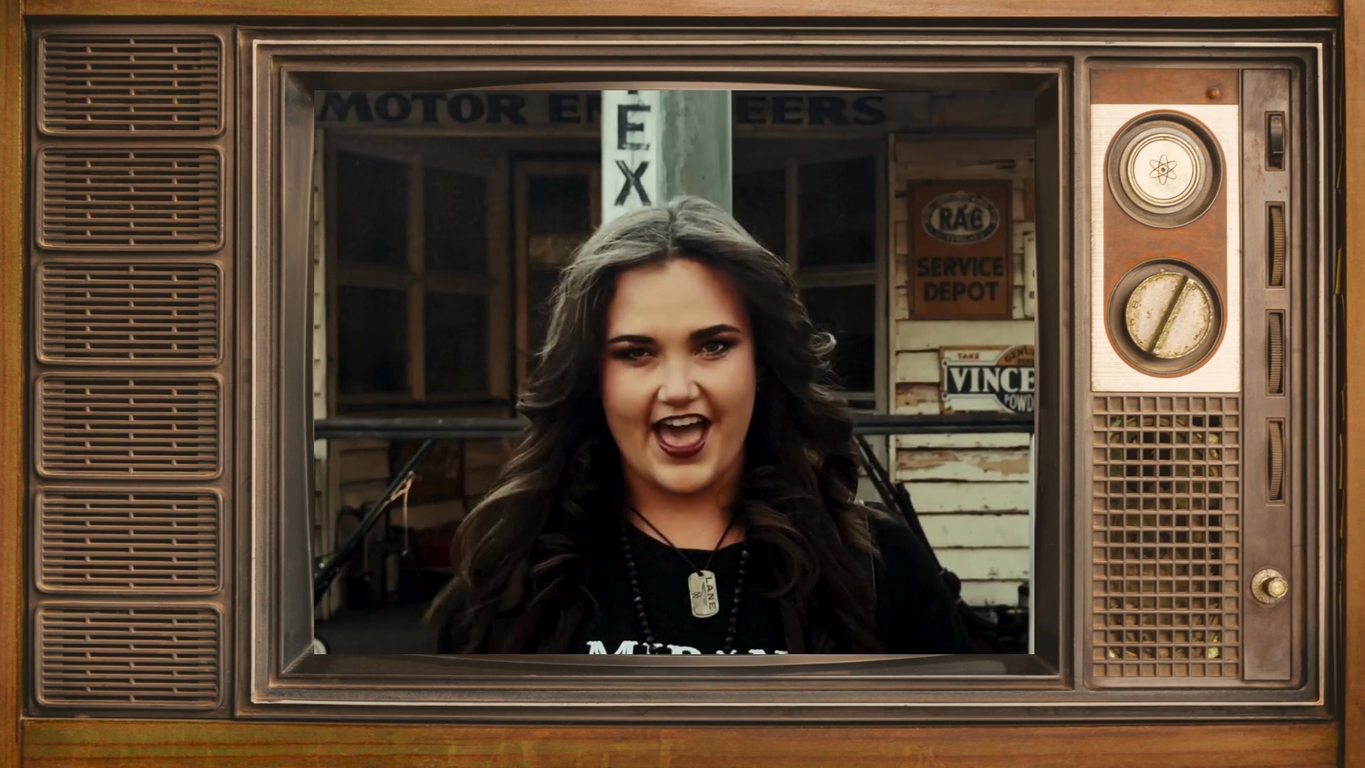 I should’ve listened to Miranda.
The official music video for Mississippi Lies comes out soon! How about this location!
Scottys Garage @thebarnandscottysgarage
#KaitlynThomas #MississippiLies #MirandaTried #BehindTheSong