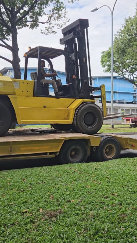 In a perfect world, it'd take but 30s.
#bsforklift
#forkliftrental
#forklift
#komatsuforklift