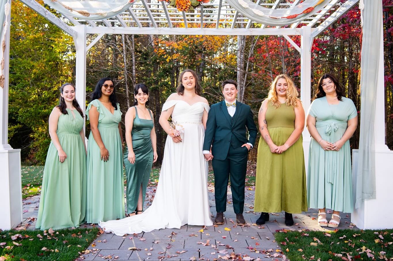 🌼 Congratulations Mx. & Mrs. Bloom!
#mainewedding #weddings #weddingvenue