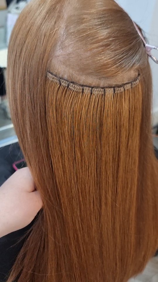 140g @remicachet weave fitting in shade 31🧡
.
.
📍@the.secret.salon.manchester
.
.
.
#ecclessalon #weftfitting #remicachethair #remicachet31 #Manchester #hairexstensionisteccles