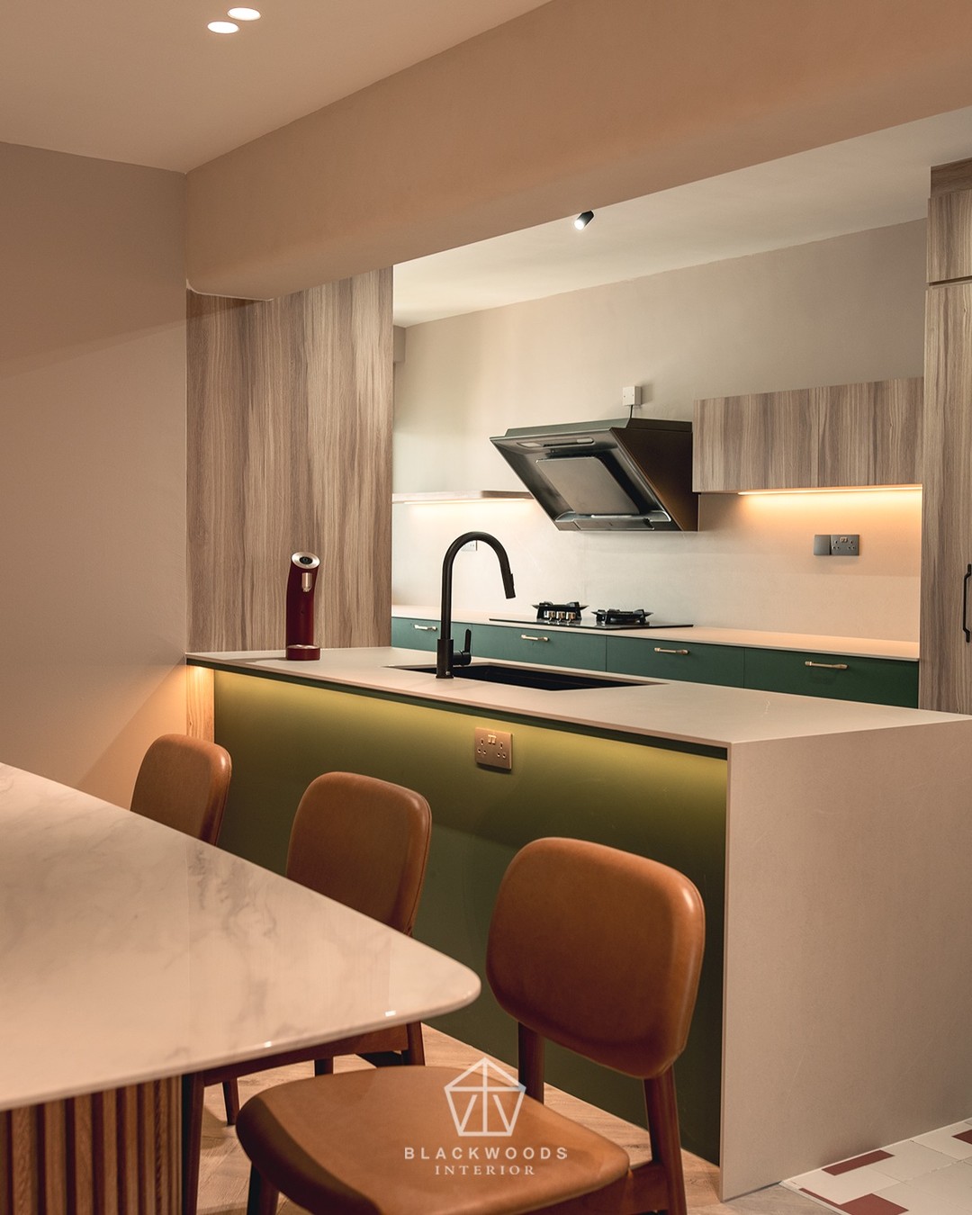 A kitchen that blends earthy greens, warm woods, and sleek stone for a grounded yet refined atmosphere.
Modern function, timeless warmth.
Would you bring this palette into your home?
#blackwoods #blackwoodsinterior
#interiordesign #homestyling #sgliving
#modernhomes #renovationinspo
#calmspaces #cozycorners