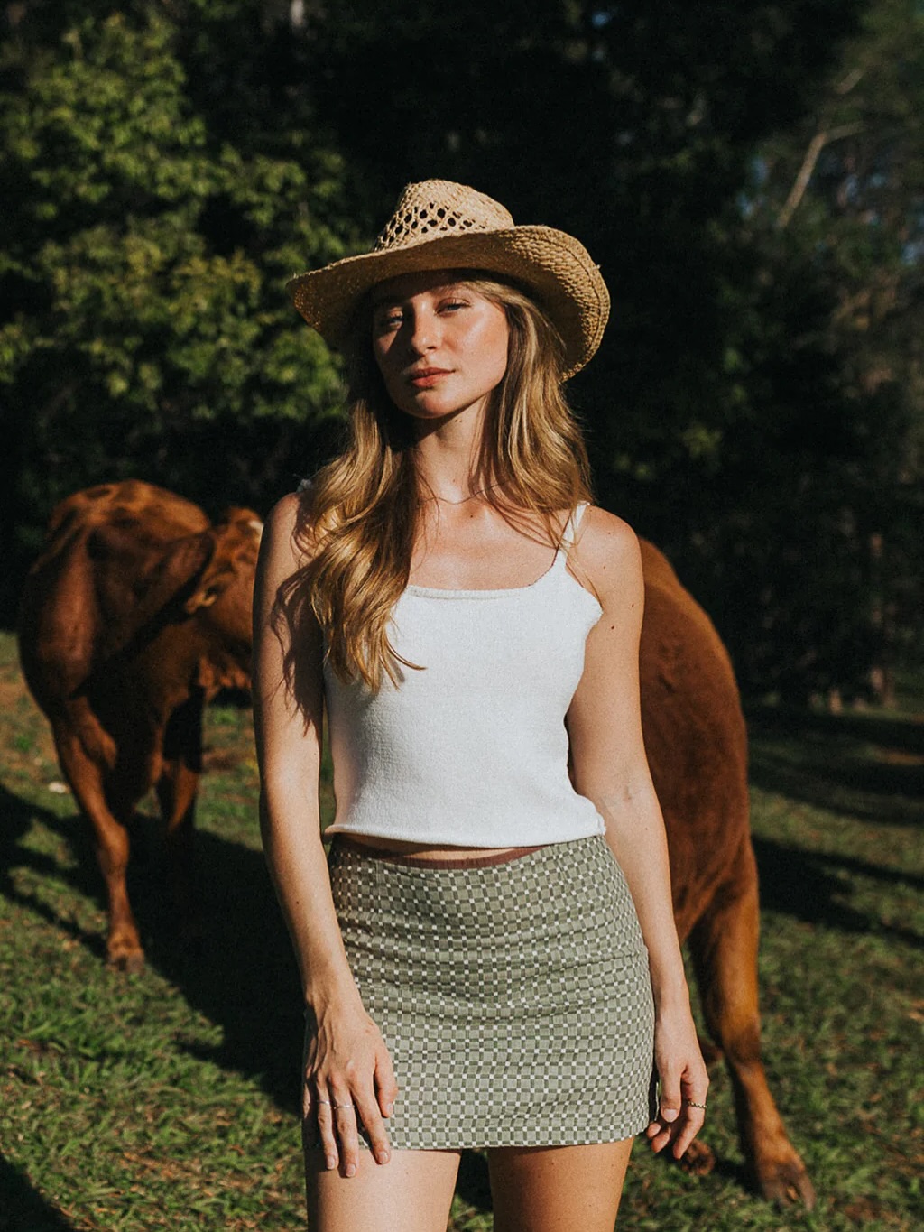 Woven from nature’s finest, hemp and organic cotton, this mini skirt moves like a whisper of summer breeze🌞
