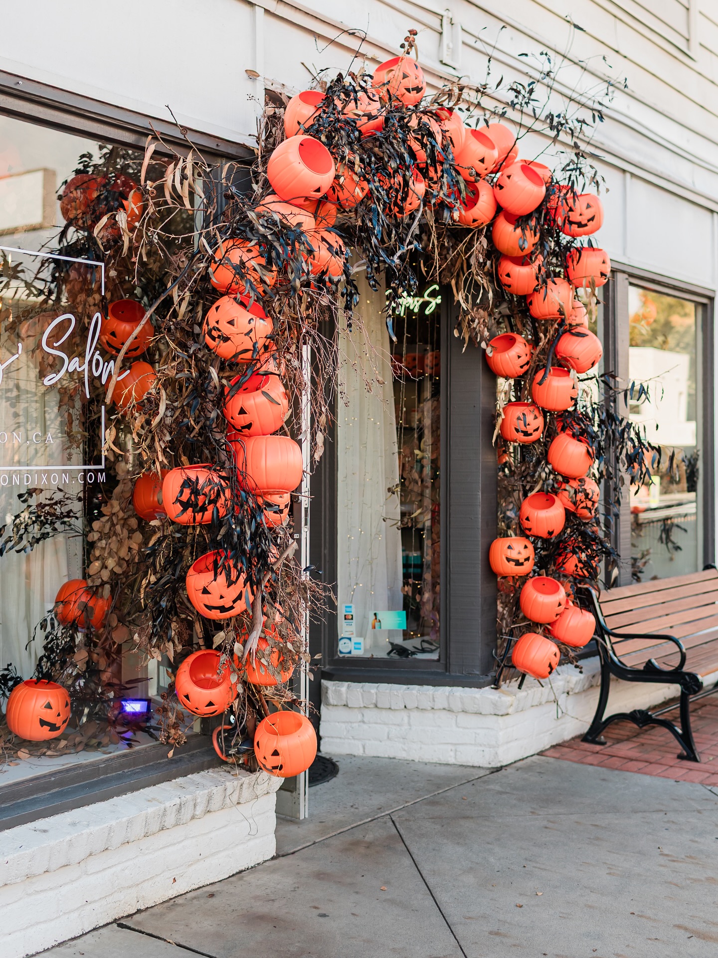 This might be one of our favorite decors yet!!🎃🎃
Clients: what has been your favorite holiday decor to walk into Sisters’?
The holidays are coming!!🎄
Make sure to book your appointments now to be ready for the holidays!✨
Head to the link in our bio or 👇
https://sisterssalon.glossgenius.com/
.
.
.
.
.
.
#sisterssalondixon #kerastase #hairproducts #haircare #treatyourself #beauty #fullservicesalon #hairsalon #hairstylist #hairstylistlife #fullservicesalon #dixonhairstylist #vacavillehairstylist #davishairstylist #sacramentohairstylist #bayareahairstylist #californiahairstylist #norcalhairstylist