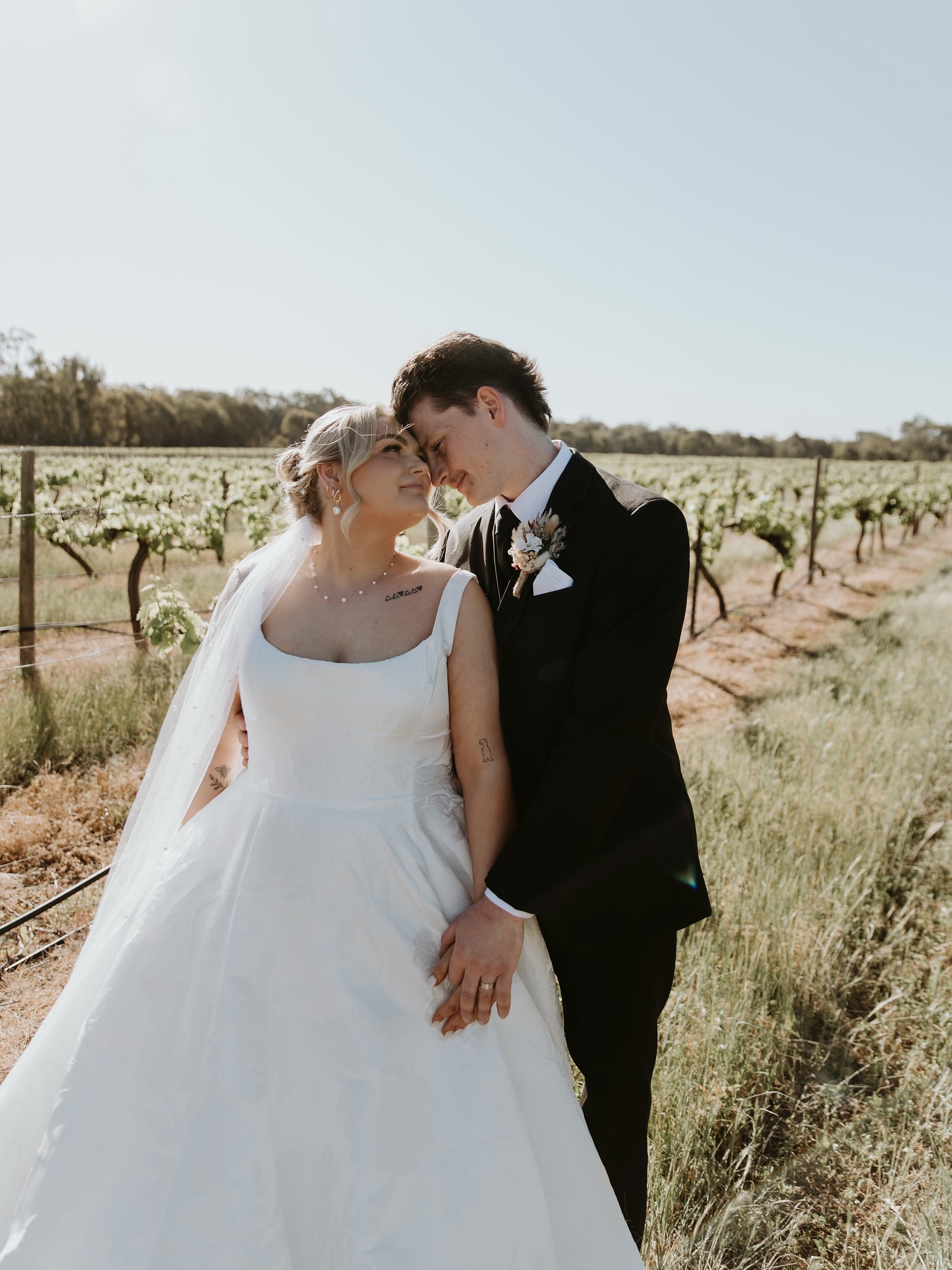 A little sneak peek from this absolutely stunning wedding on Saturday at the gorgeous @auldstonefarm.
I can’t wait to share more from this day, showcasing these two lovers.
Venue: @auldstonefarm
Dress: @micheles_bridal
Suits: @talisman_menswear
Makeup: @bareaesthetik_
Celebrant: @jenniferbroadbentcelebrant
Hair: @josie_zhenhair
