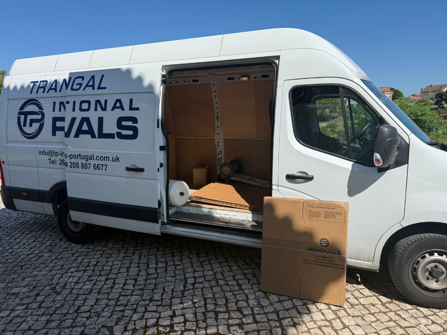 🇵🇹 A busy week in Portugal for the TP International Removals team 👏
From home relocations to specialist packing we’ve been helping clients move smoothly and stress free. Every move is unique and our team takes pride in handling belongings with care and precision.
📩 Thinking about relocating? Let’s make your move simple and seamless.
Reach out to our team via phone or email with your specific requirements, and we'll be happy to assist!
🇬🇧 LONDON OFFICE
22-24 Homecroft Rd, London, N22 5EL, United Kingdom
0208 807 6677
🇵🇹 PORTUGAL OFFICE
Inter Luis
Estrada Nacional 10
Centro Empresario Sado Internacional
Armazem D21, 2910-835 Setúbal
00 351 265 708 240
info@tp-internationalremovals.co.uk
#relocationservices #movingcompany #shipwithus #movers #packingpros #transportation #movingday #shippingworldwide #relocationexperts #shipments #tpinternationalremovals #transportugal #shippingandhandling #movingtotheuk #packingandshipping #movingtoportugal #movewithus #easyshipping #movingsolutions #shippingmadeeasy #securepacking #movingtospain #storagesolutions #removalstoportugal #relocationready #movinghome #newoffice #fineart #vehicletransportation