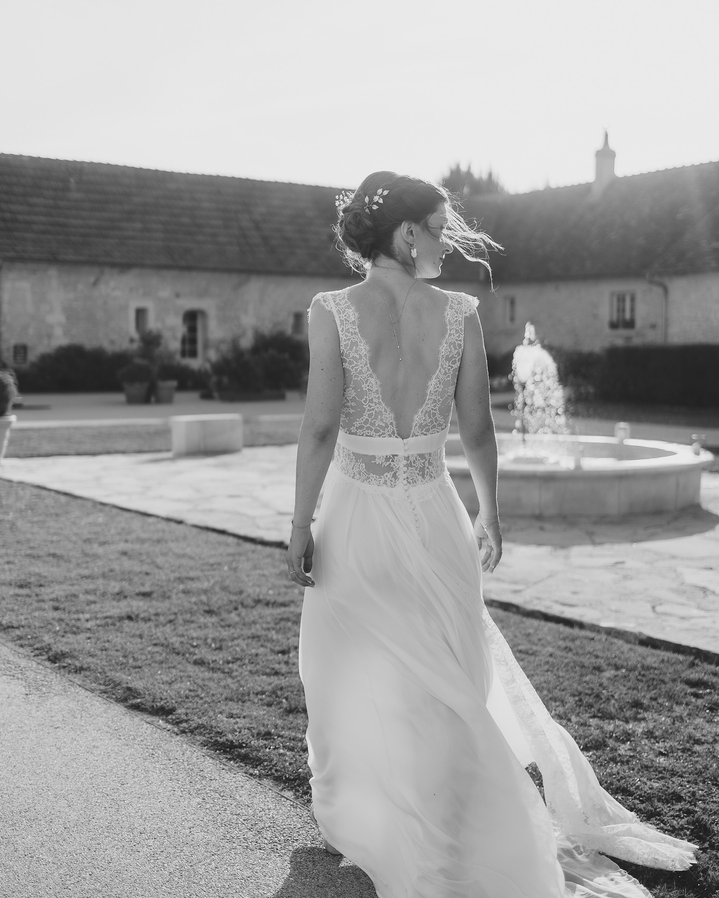 .
Love in black and white. ♡
.
Lieu : @larousselliere
Traiteur : @lbtraiteurpompoire
Coiffure & Maquillage : @artemodafactorybyemilie
Dj : @you_nighted
Vidéaste : @barbaragoutteprod
Robe : @celine_haudebourg
Costume : @boutique_new_image
Officiante : @la.reine.rit
.
#photographetours #photographie #mariage #indreetloire #toursmaville #photographecoupletours #regioncentre #seancecouple #futursmaries #seanceengagement #photographemariage #mariage2026 #futursmaries2026 #mariage2027 #futursmariés2027 #mariageregioncentre #loirevalley #loirevalleywedding #loirevalleyweddingphotographer