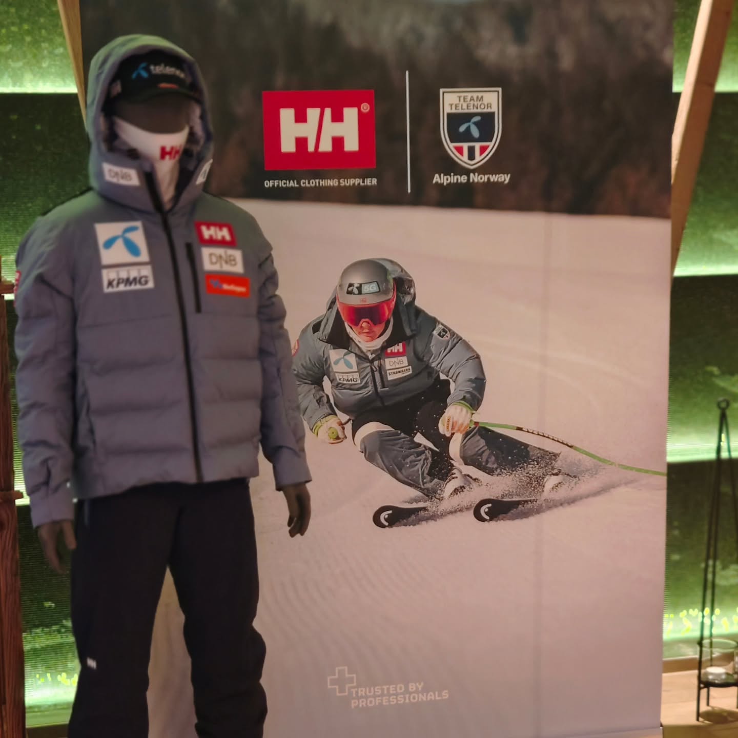 Presentation in #Sölden of #HellyHansen and the Norwegian Alpine Ski Team
.
#ILove💙Skiing #Soelden #SkiWorldCupSoelden2025 #skiweltcupsölden2025 #AlpineSkiing #attackingvikings #alpineteamnorway #HellyHansen