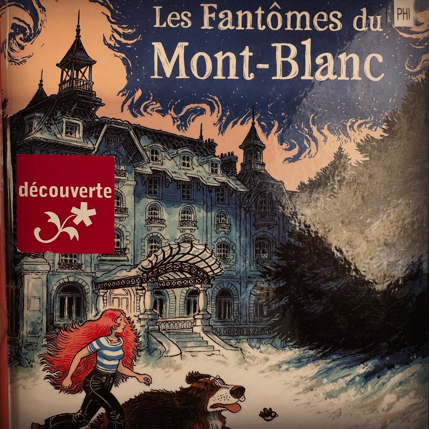 Entre octobre et novembre une porte s’ouvre pour laisser entrer les fantômes et retrouver nos disparus.
Le moment idéal pour lire cette très belle BD de @phicil_gillot éditée chez @delcourt.bd
Bernie le bouvier Bernois aide la jeune et jolie Edèle à retrouver la mémoire, ses souvenirs enfouis et enneigés au pied du MontBlanc en 1942.
Hommage aux disparus juifs de la guerre qui avaient trouvés refuge au pied de la montagne, à ceux qui ont tenté de les sauver.
Histoire d’amour et de fantôme, douce et cruelle à la fois et si superbement illustrée.
Une découverte pimpante et originale de cette partie de l’Histoire de notre pays.
#amour #juifs #guerremondiale #montblanc #bd #bandesdessinees #livre #lire #lecture #souvenirs #mémoire #bouvierbernois @astrolabemelun #bookstagram #instalivre #instabd