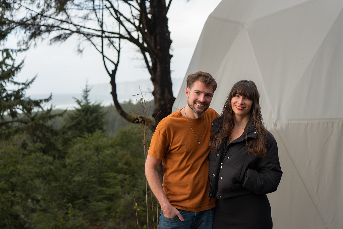 Scenes from summer into fall.
1-3: @idea.the.artist and @twocapeslookout
4: @rockbridgeguitar SJ at Sleepy Owl
5-7: @thedruthers at @kaysbar_pdx
8: @tattedwinejedi at @cdtvineyard
9: wine country friends
10: case candy