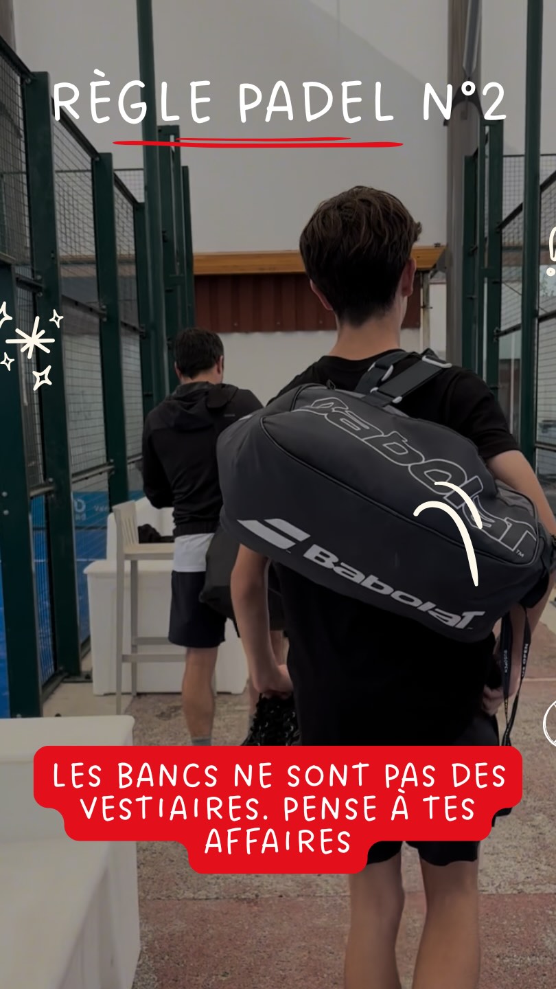 🚨Règles n°2 de padel🚨
On adore vous voir jouer, rire, transpirer et profiter sur les terrains 🎾
Mais on adore un peu moins ramasser vos bouteilles, serviettes, raquettes et sacs oubliés sur les bancs !
Petit rappel amical : l’accueil du club n’est pas un dressing d’objets perdus !
Alors avant de quitter la piste, prenez 5 secondes pour checker vos affaires 👀
👉 Un club propre et organisé, c’est plus agréable pour tout le monde !
#PadelLife #EspritClub #BOTennisPadel #PadelGoodVibes #RespectDuClub #FairPlay