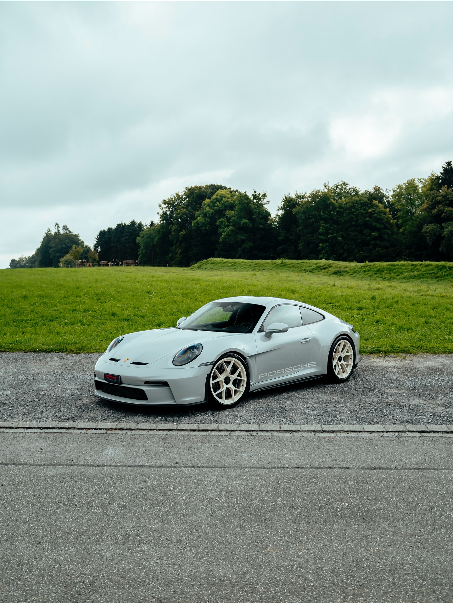 This beautiful 911 S/T in Ice Grey Metallic is currently for sale.
• Engine: 4.0-liter naturally aspirated flat-six
• Power: 525 PS (386 kW)
• Transmission: 6-speed manual (from the 911 GT3 Touring)
• Drive: Rear-wheel drive
• Weight: Only 1,386 kg — the lightest 992 ever made
• 0–100 km/h: around 3.7 seconds
• Top speed: roughly 300 km/h
Much of the technology comes from the 911 GT3 RS, but it’s tuned for a more analog and emotional driving experience, prioritizing driver engagement over lap times.
#porsche #911 #911st