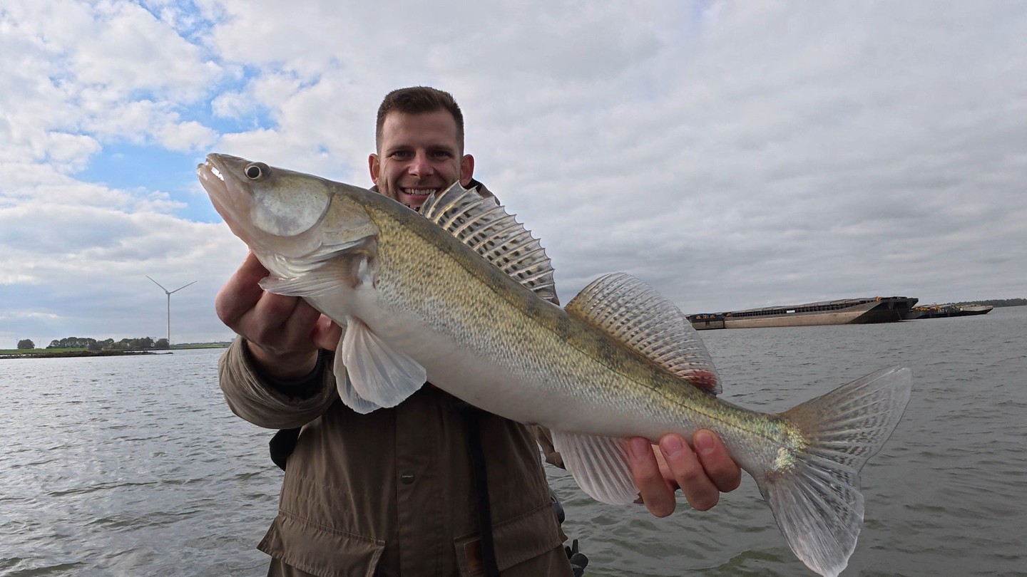Ook het water op met Lure Fishing Guide? Boek nu—plaatsen beschikbaar vanaf 15 november. Alles daarvoor zit vol.