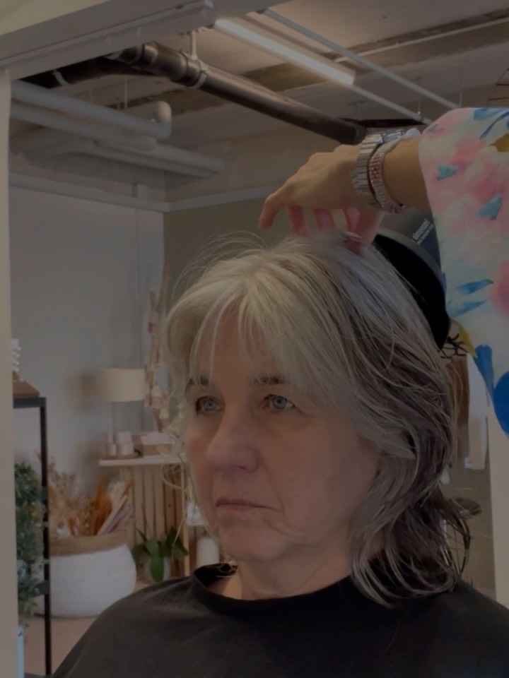 BALD 20 JAHRE
Bald haben wir unser gemeinsames 20 jähriges Jubiläum liebe Sonja!
Sie ist eine meiner längsten und treuesten Kundinnen überall ist sie mir mitgefolgt von Dübendorf nach Oerlikon und dann Männedorf und zuletzt Uster, Wahnsinn diese treue👍❤️🥰
Ich bin einfach unglaublich dankbar für jede dieser wunderbaren Seelen
🙏🏼😘.
Thank you😘