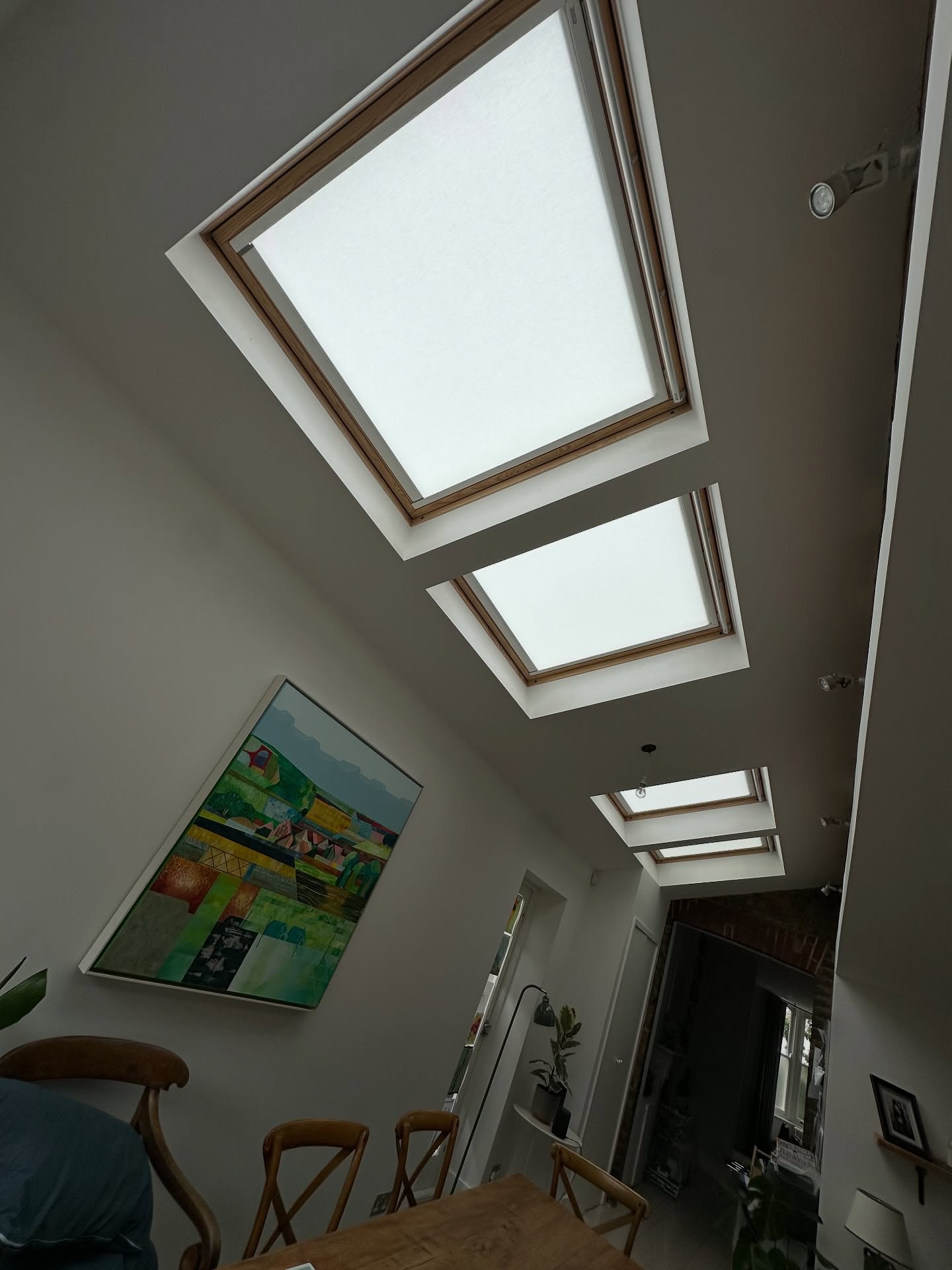 Let there be light—just the right amount ☀️✨ This kitchen diner is now effortlessly elegant with electric Velux blinds in white light-filtering fabric. Soft daylight, sleek design, and smart control at the touch of a button. Cooking, dining, relaxing—now all in perfect light 🪟🤍
#VeluxBlinds #ElectricBlinds #LightFilteringFabric #KitchenDinerGoals #SmartHomeStyle #BlindsOfInstagram #ModernLiving #WindowStyle #InteriorInspo #MadeToMeasure #StylishWindows #HomeUpgrade #WhiteInteriors #MinimalistHome #SoftLightVibes #SmartShading #HomeVibes #InteriorDesignIdeas #BlindsThatWow #UKHomes #KitchenStyle #DinerInspo #VeluxWindow #BlindsAndShutters #ElegantLiving #BrightSpaces #LouvoliteLove