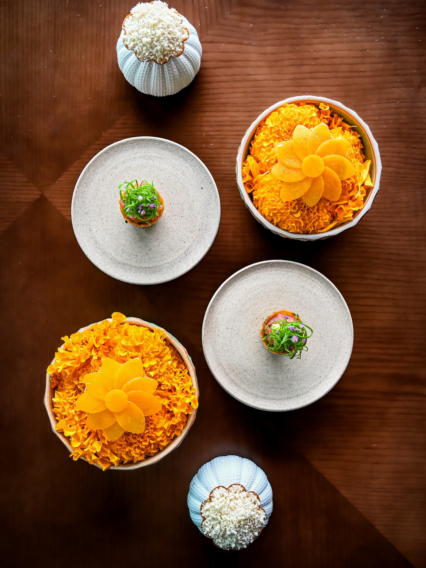 The experience at L’Arôme by the sea begins with three elegant creations — a reflection of the sea’s finest flavors:
🐟 Bluefin Tuna Chutoro – green peas, wasabi
🌿 Yellow Beetroot – smoked char, cod roe
🦀 Brown Crab – horseradish, brown butter
Each bite is a delicate prelude to an unforgettable sunset dining journey by the Andaman Sea.
#LaromeByTheSea #MichelinGuideThailand #PhuketDining #GastronomicJourney #SunsetDining #PhuketRestaurants