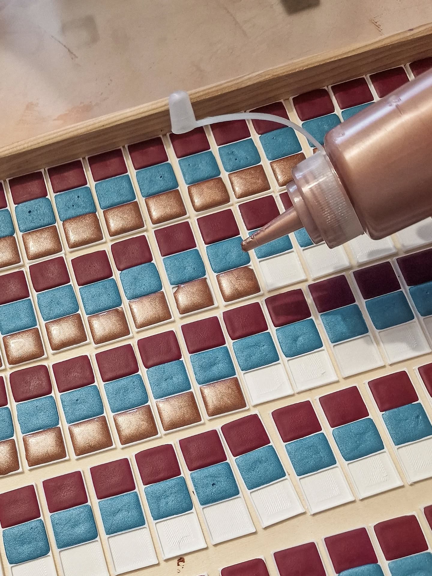 👀 Saurez-vous deviner ce dont il s'agit ?
Je crois que j'ai toujours peur de ne pas en faire assez
De pas être assez ?
Que vous manquiez
De vous décevoir
Est ce que j'en fais trop ?
Y'A T'IL UN PSY DANS LA SALLE ?
3 nouvelles couleurs, une exclusive, une a découvrir très vite, une pour 2026 👀