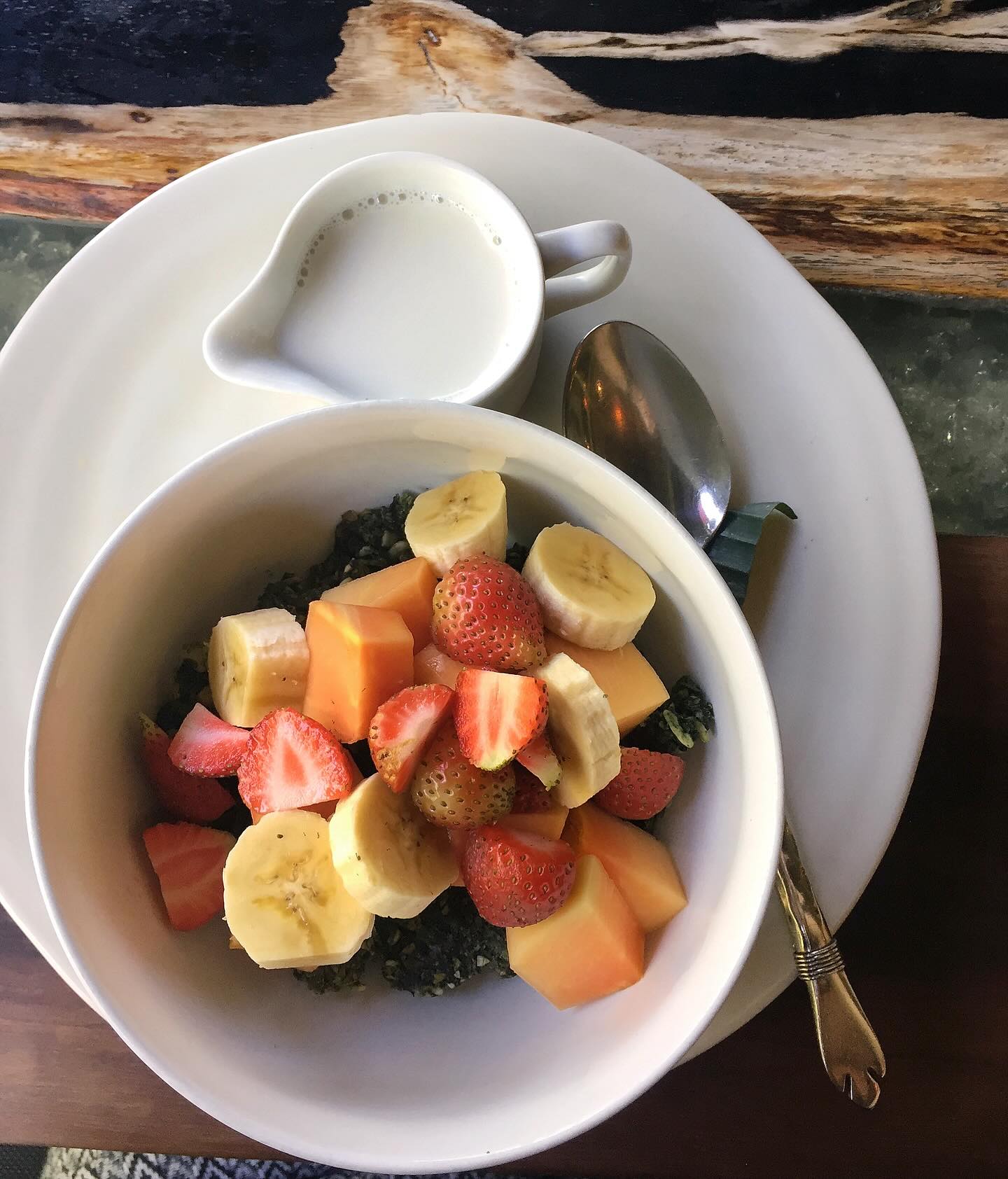 Why is it so tricky to figure out what’s really behind uncomfortable gut symptoms?
If you’ve been dealing with random bloating, cramps, or that “off” feeling in your gut, you’re definitely not the only one.
Here are a few things I hear often (and have been through myself):
👉🏼 You’ve cut out foods — but the bloating still comes back.
👉🏼 Some days your gut feels fine, other days…not so much.
👉🏼 You’ve Googled everything, but it all feels contradictory.
👉🏼 You’ve tried probiotics, new diets, tracking your food — and still no real answers.
And no one really explains how sleep, stress, and your nervous system play a role in gut health.
Gut health is about so much more than what you eat. And trying to figure it out alone can be so overwhelming.
If this sounds familiar, you’re not alone.
This is exactly where so many people start — and it IS possible to finally understand what your gut’s been trying to tell you.
I’ve been working on something special to help support you on your gut health journey, so you don’t have to struggle with figuring it out alone.
Stay tuned! 😉