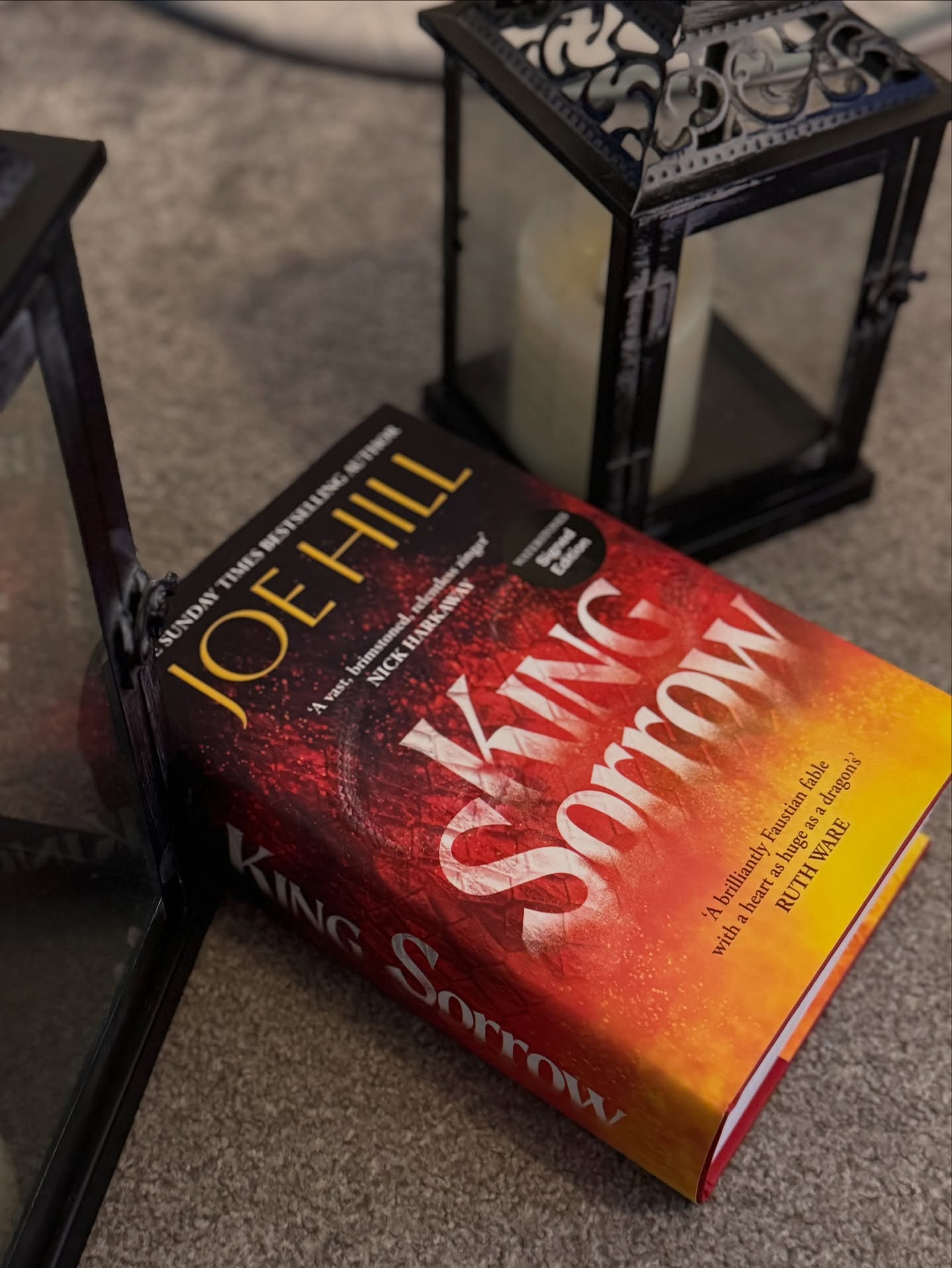 My most anticipated read of 2025 is here and she’s a real doorstopper! 😱
#bookstagram #booksbooksbooks #bookrecommendations #bookrecs #bookgram #bookcommunity #bookaesthetic #readersofinstagram #fiction #bookstagrammer #booknerd