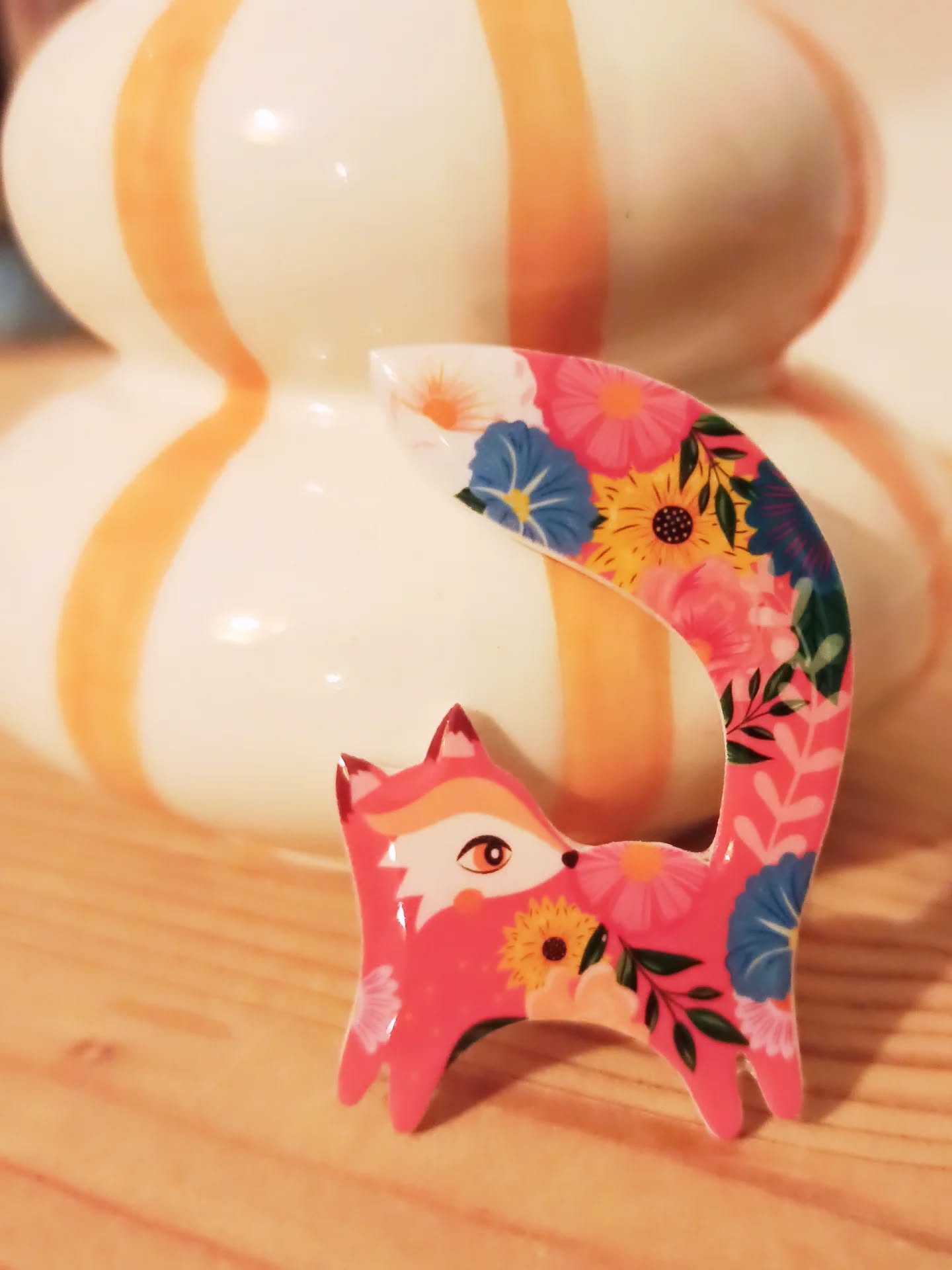 Bon week-end automnal !
°°°
Moi j'emmène ma broche renard avec moi en Bretagne.
°°°
#broche #automne #bijoux #pins #pinsaddict #faitmain #creation #renard #fox #flower #folk #illustration