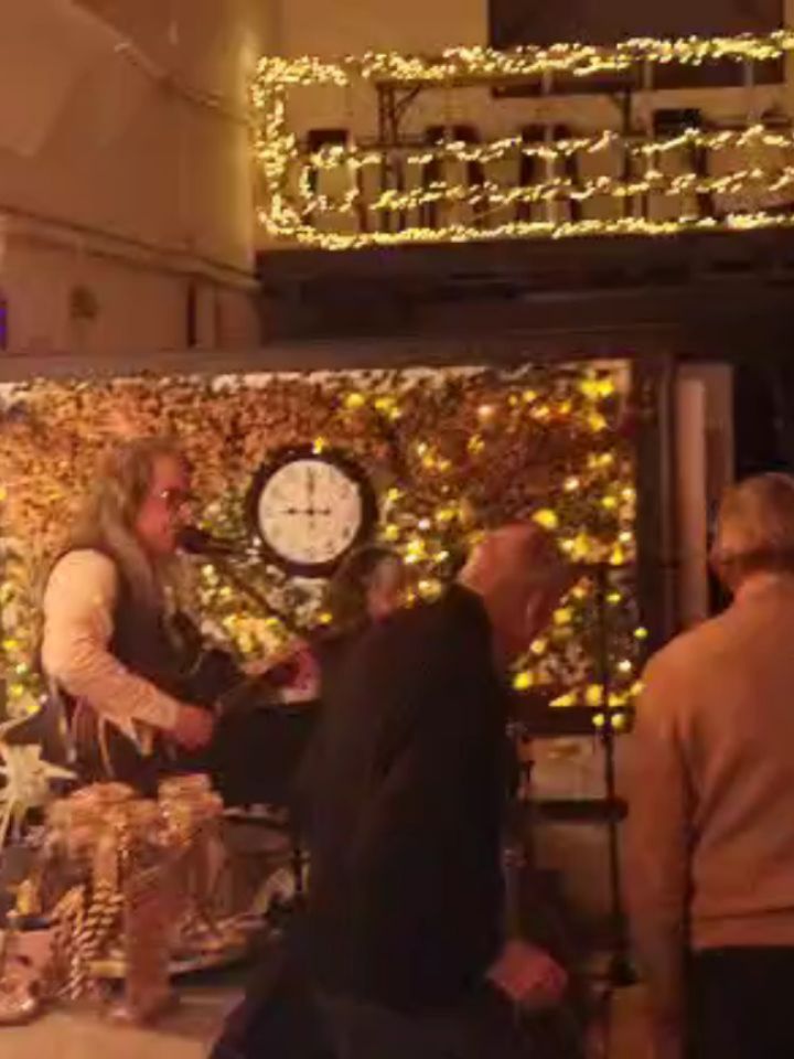 Thank you to everyone who came along last night for Thai food and music. Wether you stayed the whole night or just popped in to take food home, we really appreciate it. We had a great time and we hope you did too !!