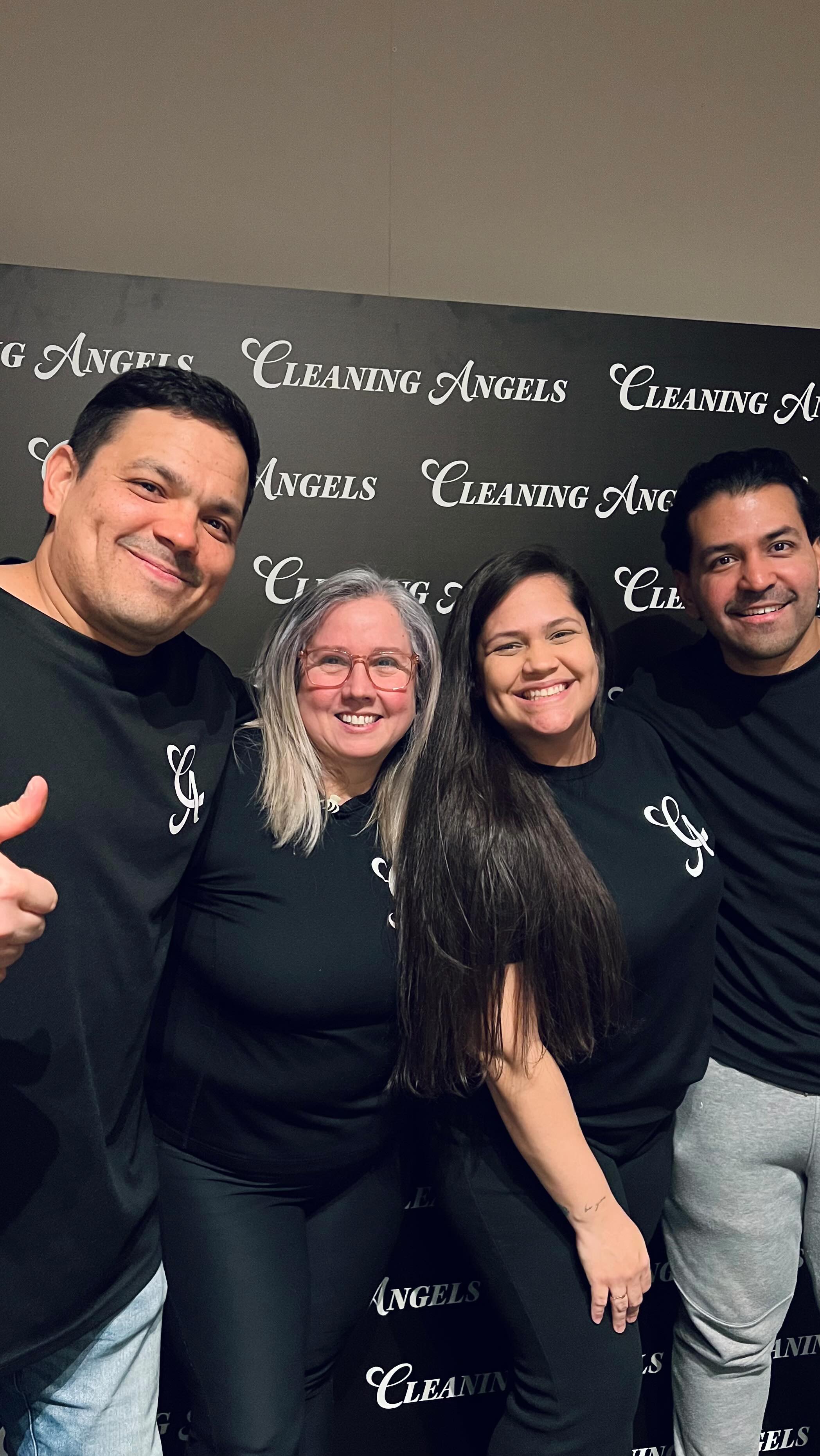 Hei lokakuu on melkein vilahtanut ohi ja meidän enkelit on jo varustuksissa kohti marraskuuta ✨
MUTTA: kalenterit on jo melkein täynnä ja täyttyvät hurjaa tahtia! 👉 Vaikka tämä onkin siistiä, niin varmista myös omat siivouksesi, lisäpalvelutilaukset ja joulun ajan sesonkisiivoukset nyt ettei nopeat klikkaile niitä nenän edestä.
Nähdään teillä 🖤
#ca #cleaningangels #siivouspäivä #siivouspalvelu #siistiä #kotisiivous