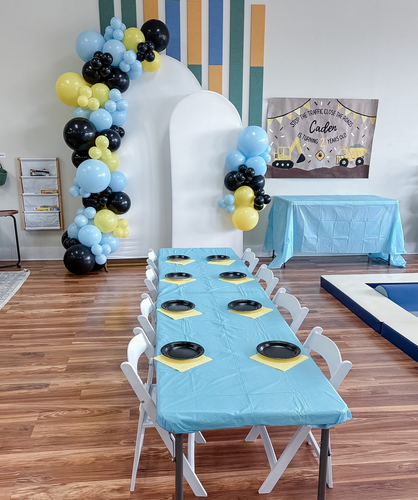 We are closed all day for private events but we will see you tomorrow, Sunday morning for open play at 8:00am & 10:30!
Birthday banner by : @allie_quintana