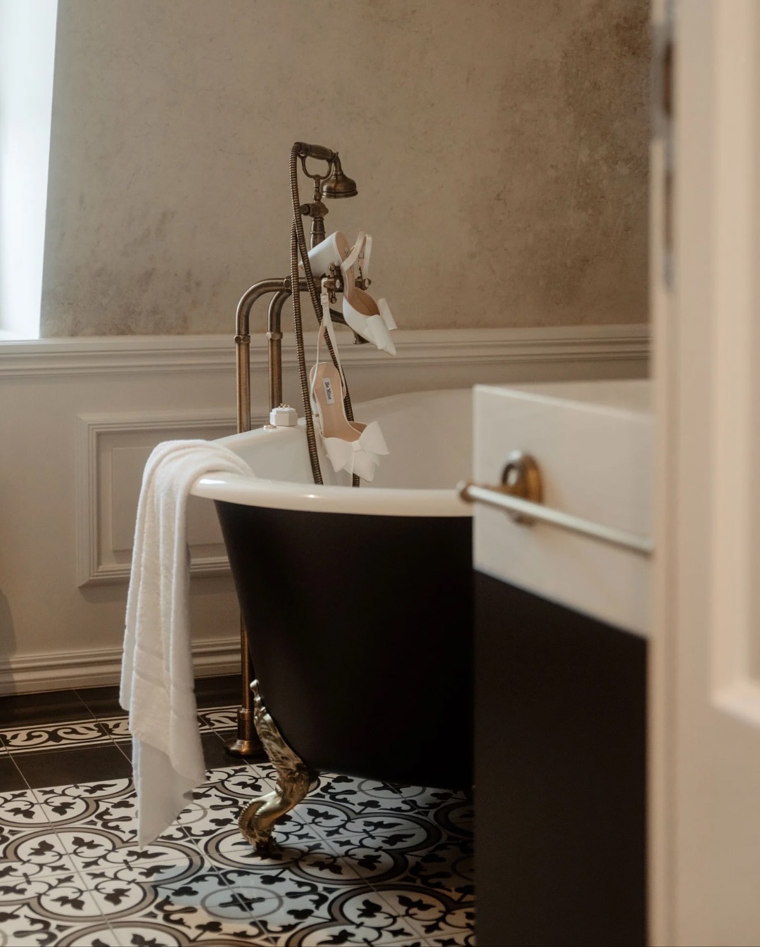 A little glimpse into that kind of day that reminds us why we do what we do - the wedding of Maren & Stephan at Villa Raab. October light, open hearts, and a family that made every moment feel like home. This time with Thomas in the frames - because being part of their day felt just as beautiful as capturing it 🤍
Location & Planning @hotel_villa_raab
Dream Couple @kr__maren @kr__stefan
Florals @pusteblume_viernheim
Drinks & Barservice - Tante Mathilde
Wedding Cake @lukaschbaeckereischlosscafe
Bridal Boutique @mariemariage_brautatelier
Dress - Marylise
Alterations @nahstudio_fatima
Bride’s Shoes @beminefootwear
Groom’s Suit - Kuhn Maßschneiderei
Groom’s Shoes - Digel
Hair & Make-up @sabrina_kinzer_makeupandhair
Live Music @angelinasiegert
DJ - DJ Solero
Rings - Trauringschmiede
#villaraab #weddingphotoandfilm #octoberwedding #villawedding #intimatewedding