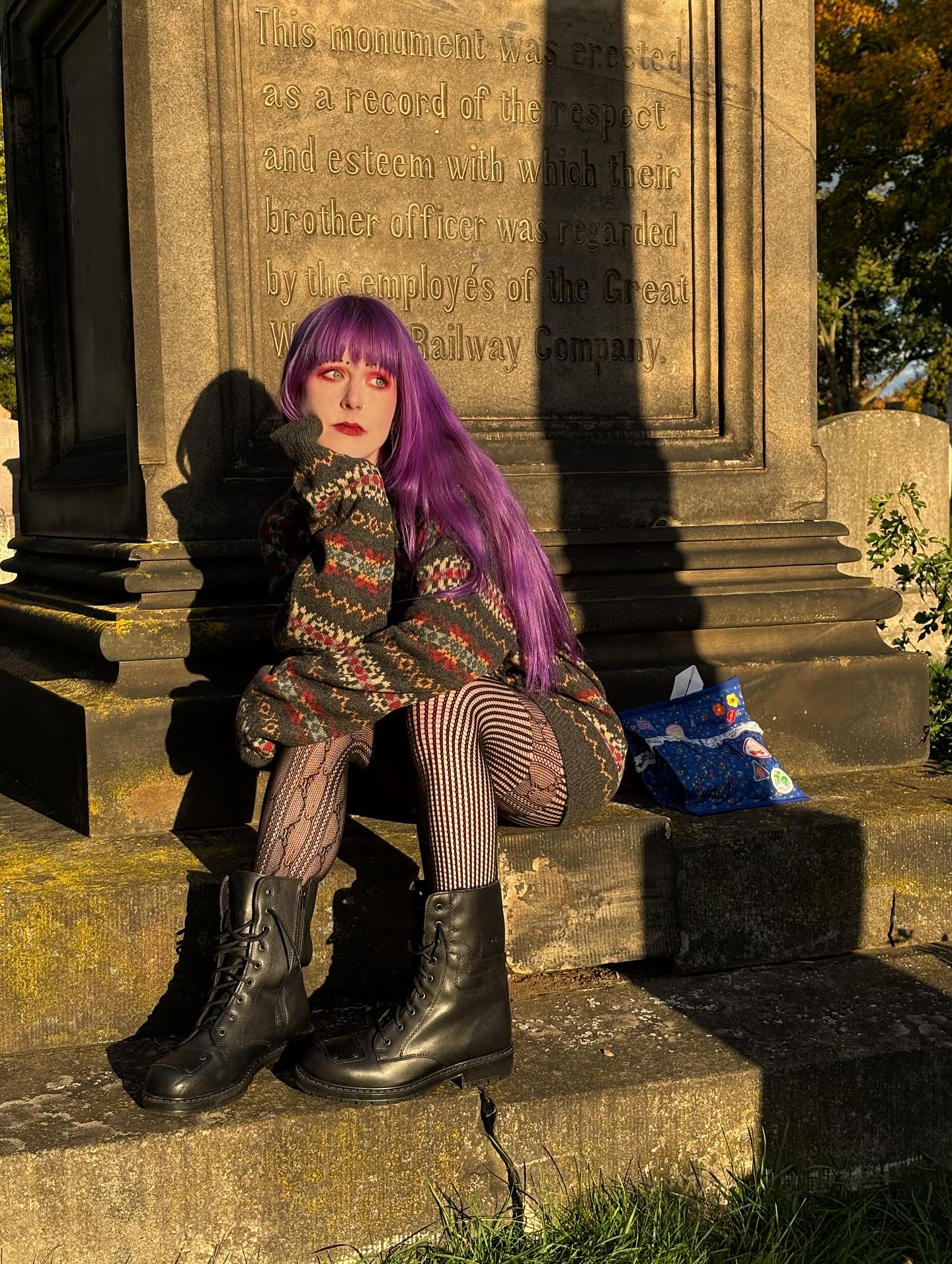 some fall essentials for you
👀
vintage wool sweater
labelled as “size medium”
-SOLD-
vintage lace up leather boots (brand new in the box)
by Martino
made in Canada 🍁
labelled as “women’s 8.5”
$80