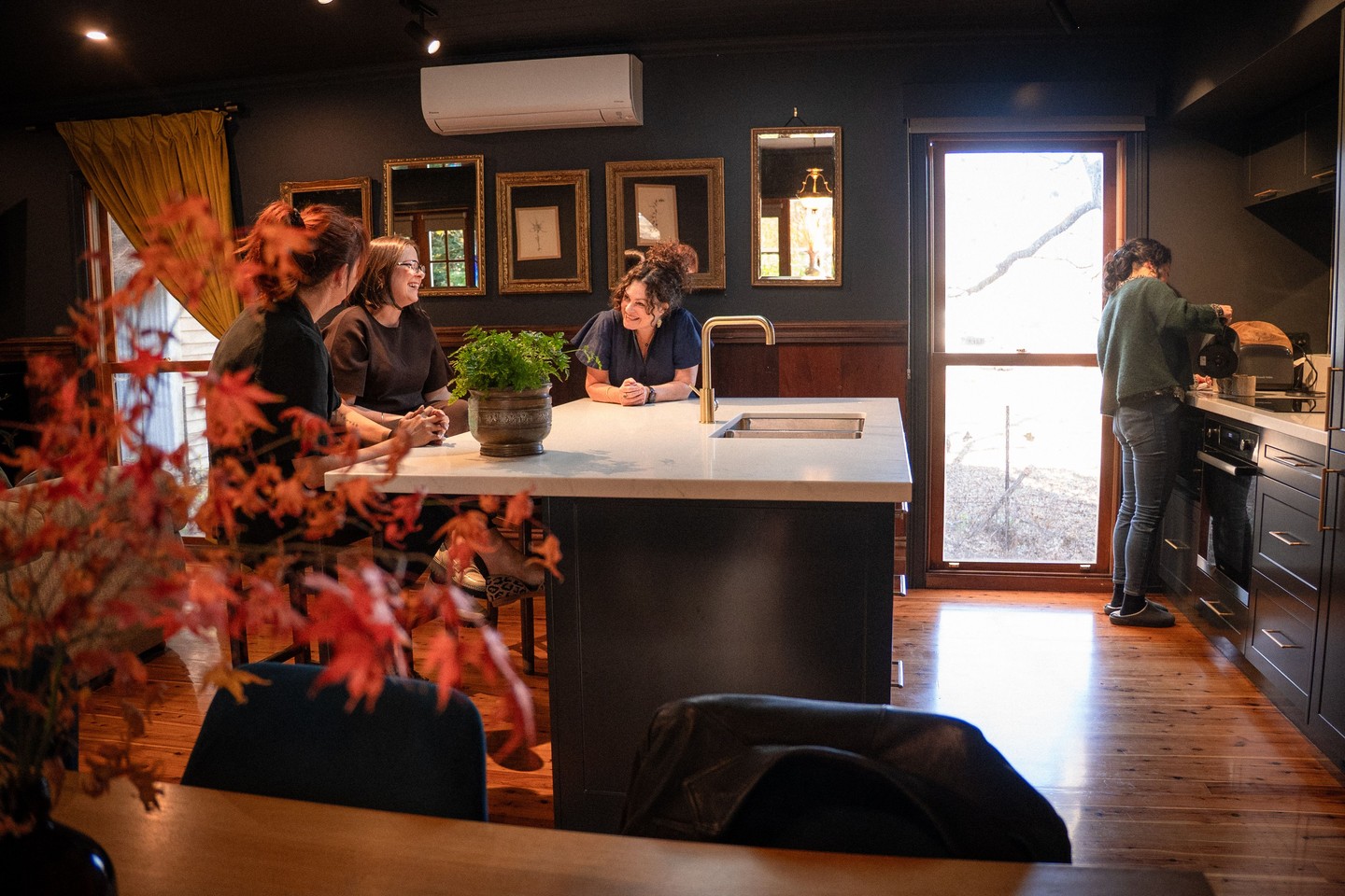 The Cosmo Cottage has all the comforts of home, with a few extra luxuries thrown in to make your stay extra special.
Book before November 30 and you’ll receive a complimentary meal for two at The Cosmo (valued at $150).
.
.
.
.
.
.
#trentham #hepburnshire #daylesfordmacedonlife #macedonranges #cosmotrentham #thecosmopolitanhotel #countryaccommodation #countrycottage #luxuryaccommodation #onehourout #visitmacedonranges #visitvictoria