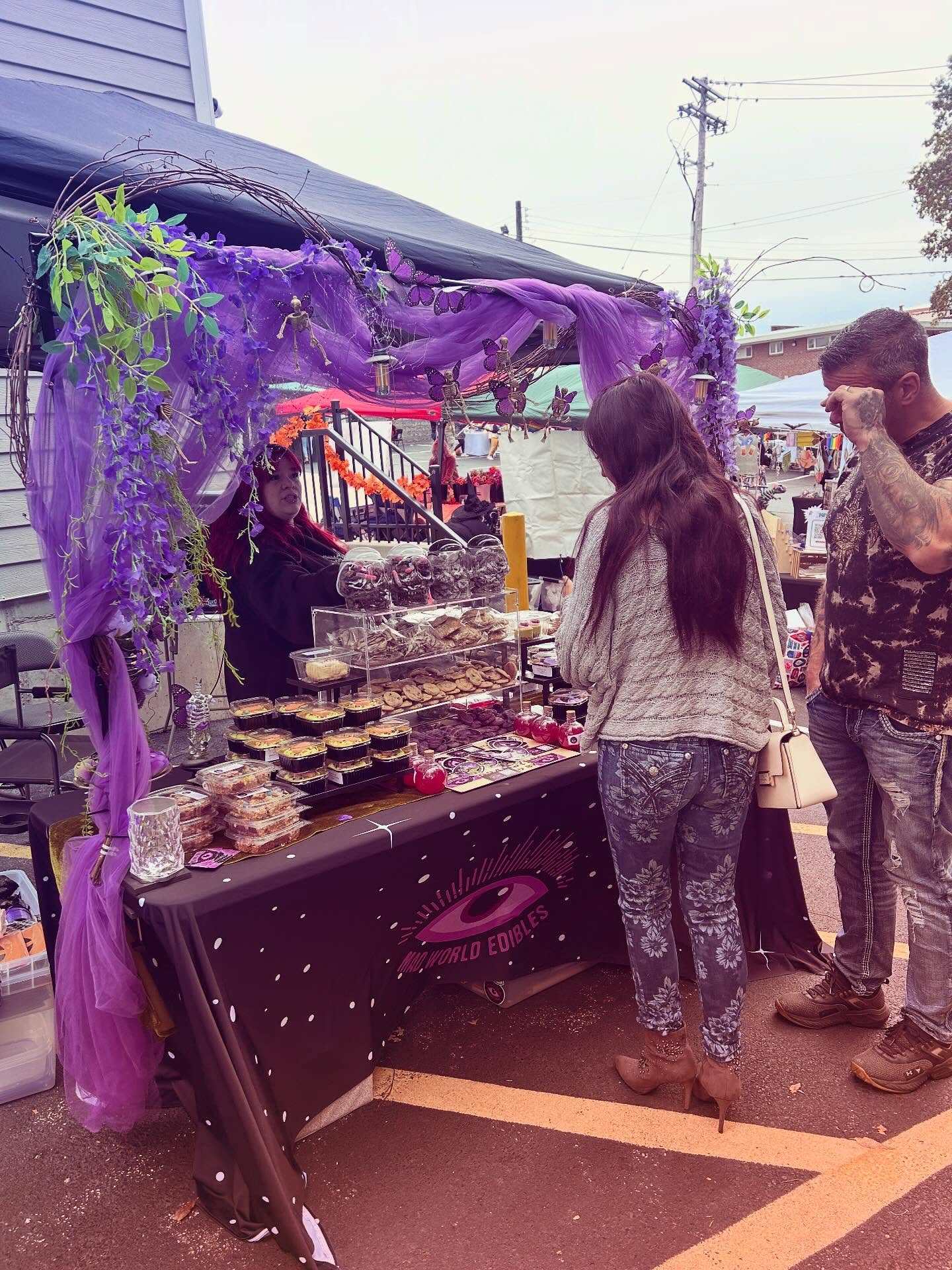 Guys, last night was incredible! Thankful for shout outs from @oldorchard, @thefriscobarroom and @civilalchemy who let us benefit from second hand marketing! We are grateful to them and their amazing business owners!
Thank you to all who showed up, shopped, bought, dance, drank and ate!!
Thank you to our buds at @offelmstl, @fufunsauce & @leonamarketstl @crispysips.stl @mixedupsisters for the amazing food and drink and @djsamandco for bringing the VIBES!
As always thanks to our hosts @oakwood_salon_aesthetics, @amyscakepopshopandboozybites & @shopfirsthouse for letting us take over and make an unforgettable event for the city!
#visitwgfm #lovelocal #stlouismarkets