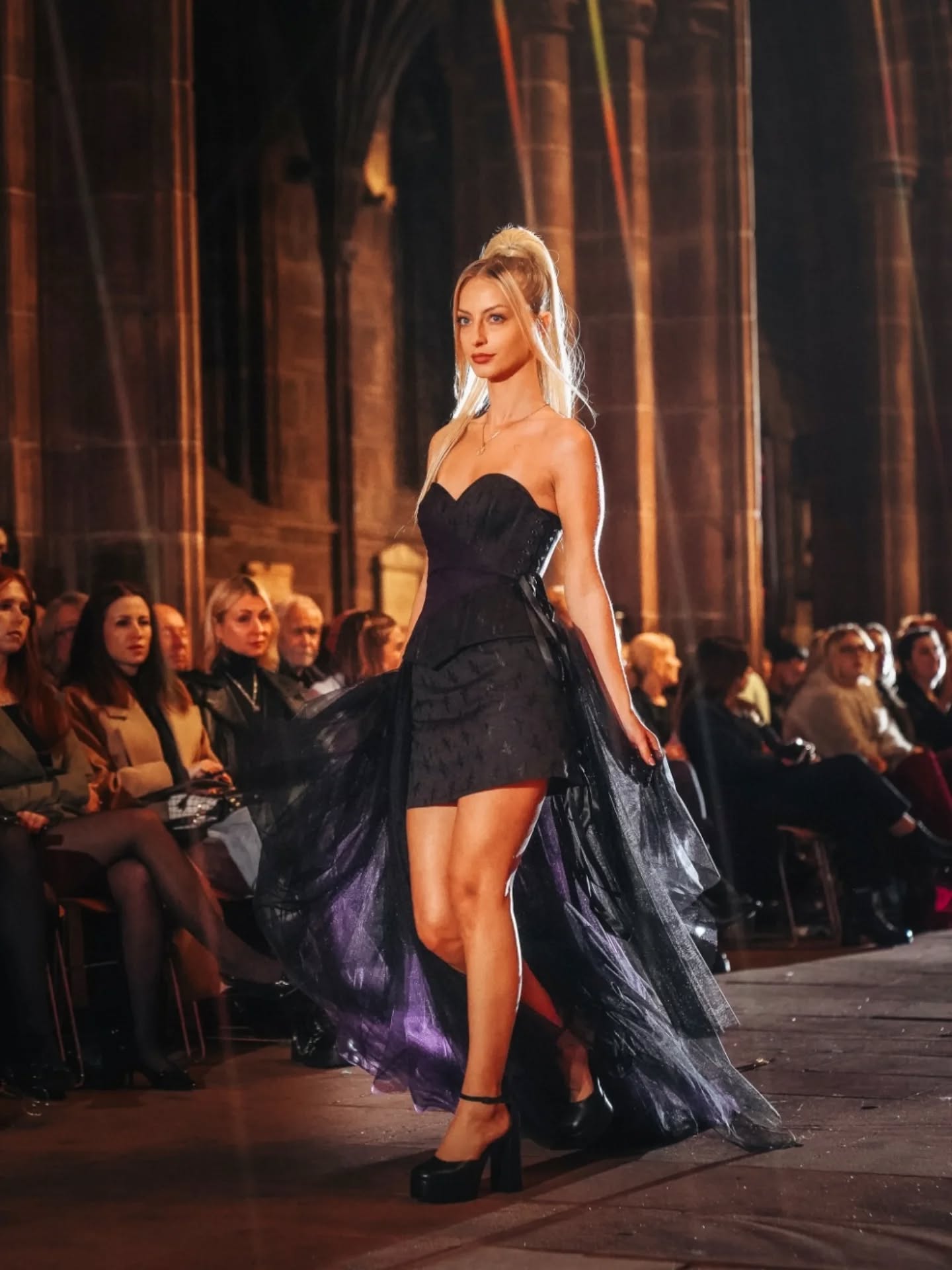 Look 2
@cheshirefashionweek '25 @chester_cathedral
Model @le.rox
Wearing @misty_couture
Hair @hairby_lydia_
Images 1-3 @mariolawielgosz_photography
Images 4-5 @jamesgoodallphotography
#cheshirefashionweek #mistycouture #bespoketailoring #bespokebride #corsetry