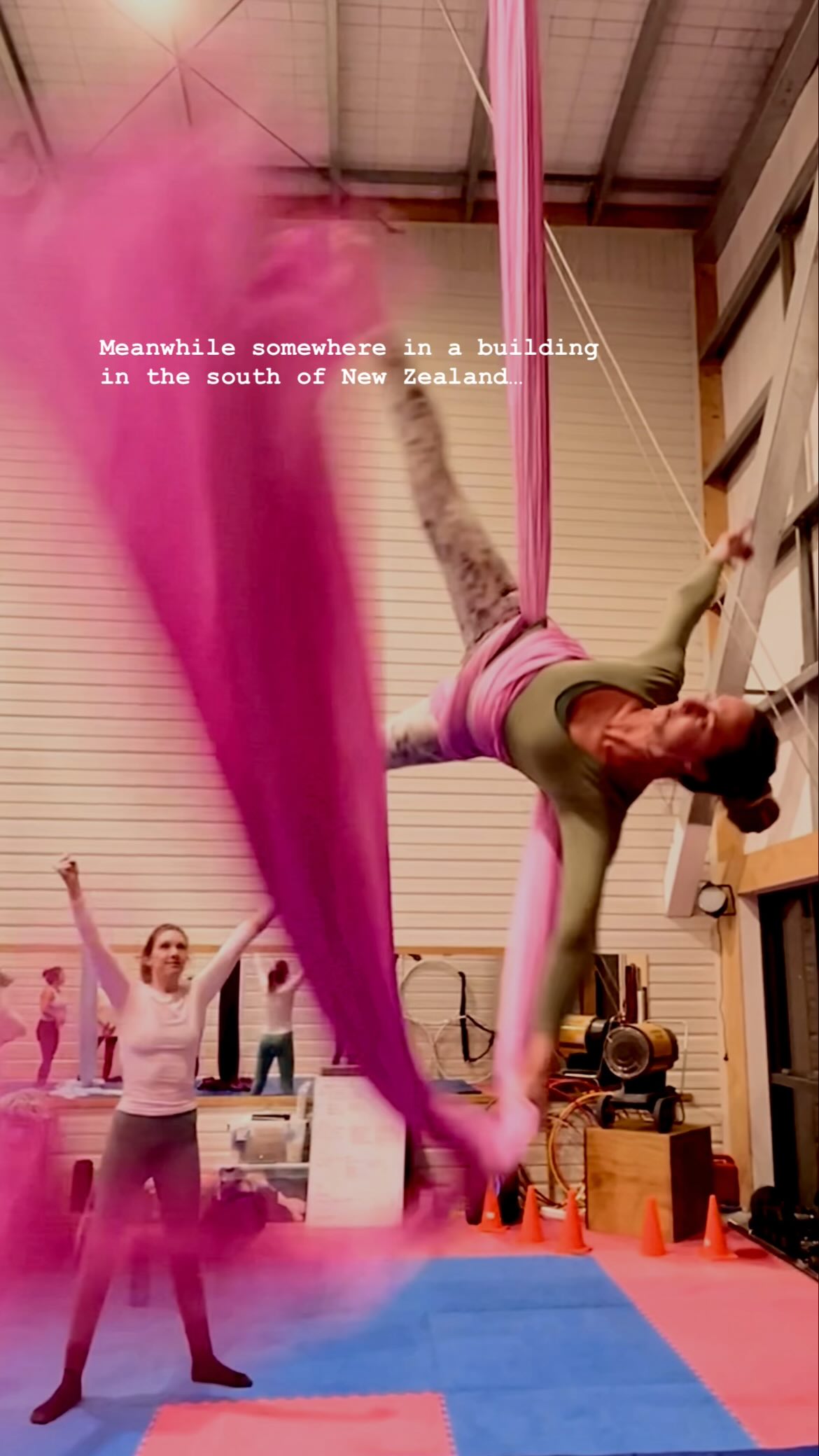 Just a few thirty-somethings hanging out calling it training
#silkandcircusqueenstown #silks #hammock #lyra #aerialsilks #aerialhammock #aerialhoop #aerialtraining #splitscreen #akaso #aerialarts #queenstown #southisland