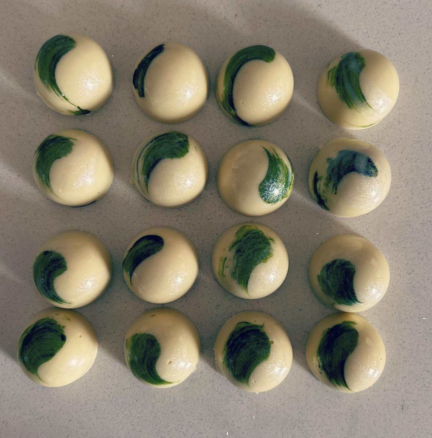 Mint ganache for a sunny Wednesday. Handmade by me🍫🍫You can find me @morpethmarkets today
#artisan #chocolate #ganache #mint #morpeth #northumberland #northeast #gift #food #xmasideas