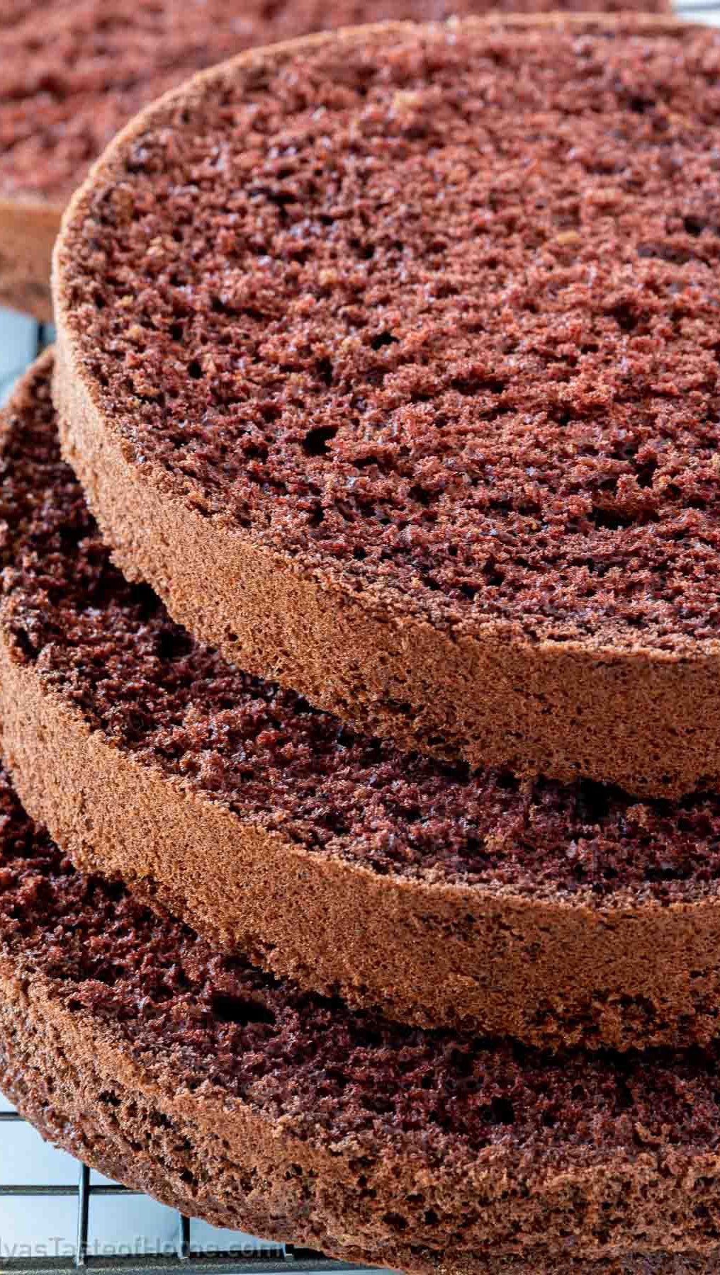 You asked, I’m delivering! The PERFECT Eggless Chocolate Cake Recipe! 🍫
So many of you have been asking for my eggless chocolate cake base recipe, and here it is! Soft, moist, and incredibly decadent - this is THE eggless chocolate cake that actually works!
Whether you’re egg-free by choice, have allergies, or just ran out of eggs, this foolproof recipe creates a rich, bakery-style chocolate cake that nobody will believe is eggless.
✨ Super moist and fluffy texture
✨ Deep chocolate flavor
✨ Simple pantry ingredients
✨ No fancy equipment needed
✨ Perfect for layer cakes, birthdays, or any celebration
This egg-free chocolate cake is so easy to make and tastes absolutely divine! The secret? A simple vinegar + milk combination that creates the perfect crumb. Trust me, this will become your go-to recipe!
SAVE this recipe and tag someone who needs an amazing eggless cake recipe! 💕
Full recipe in the comments ⬇️
#EgglessChocolateCake #EgglessBaking #ChocolateCake #EggFreeRecipe #EgglessRecipes #VegetarianBaking #ChocolateCakeRecipe #HomemadeCake #BakingAtHome #EasyBaking #CakeRecipe #EgglessVanillaCake #MoistChocolateCake #BakingFromScratch #EgglessDessert #VegetarianDessert #SimpleBaking #CakeLovers #Baking101 #EgglessCakeRecipe