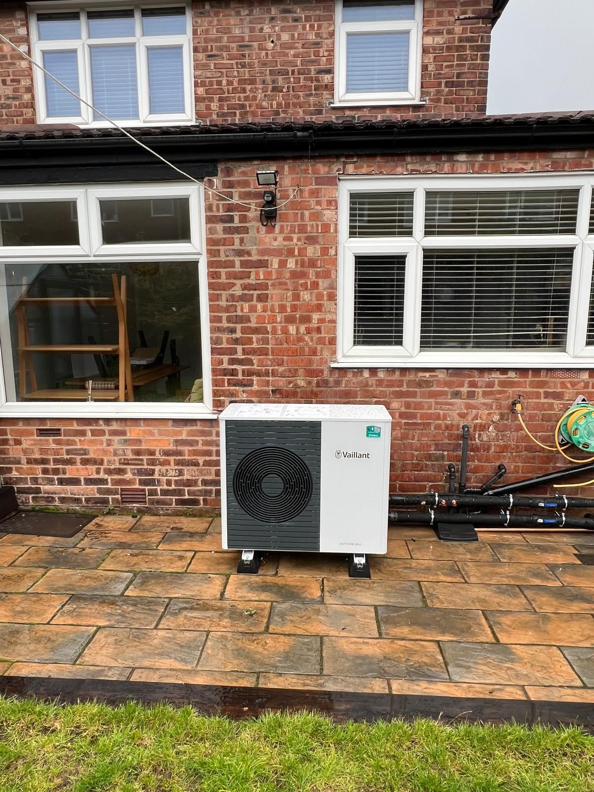 7kW AroTherm plus, 200L UniStor. Full re-pipe so should be sky high efficiency wise! #AroThermPlus #AirsourceCompany @vaillant.uk