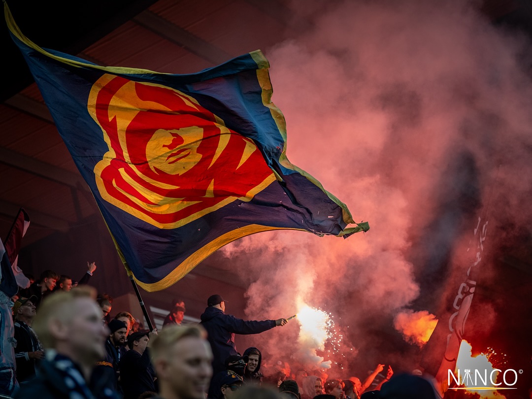 @viking_fk 5-1 @brynefotball
Party football and full stands as Viking ravaged Bryne in a heated local derby.
The little ones in red were sent back home to the province. 😉