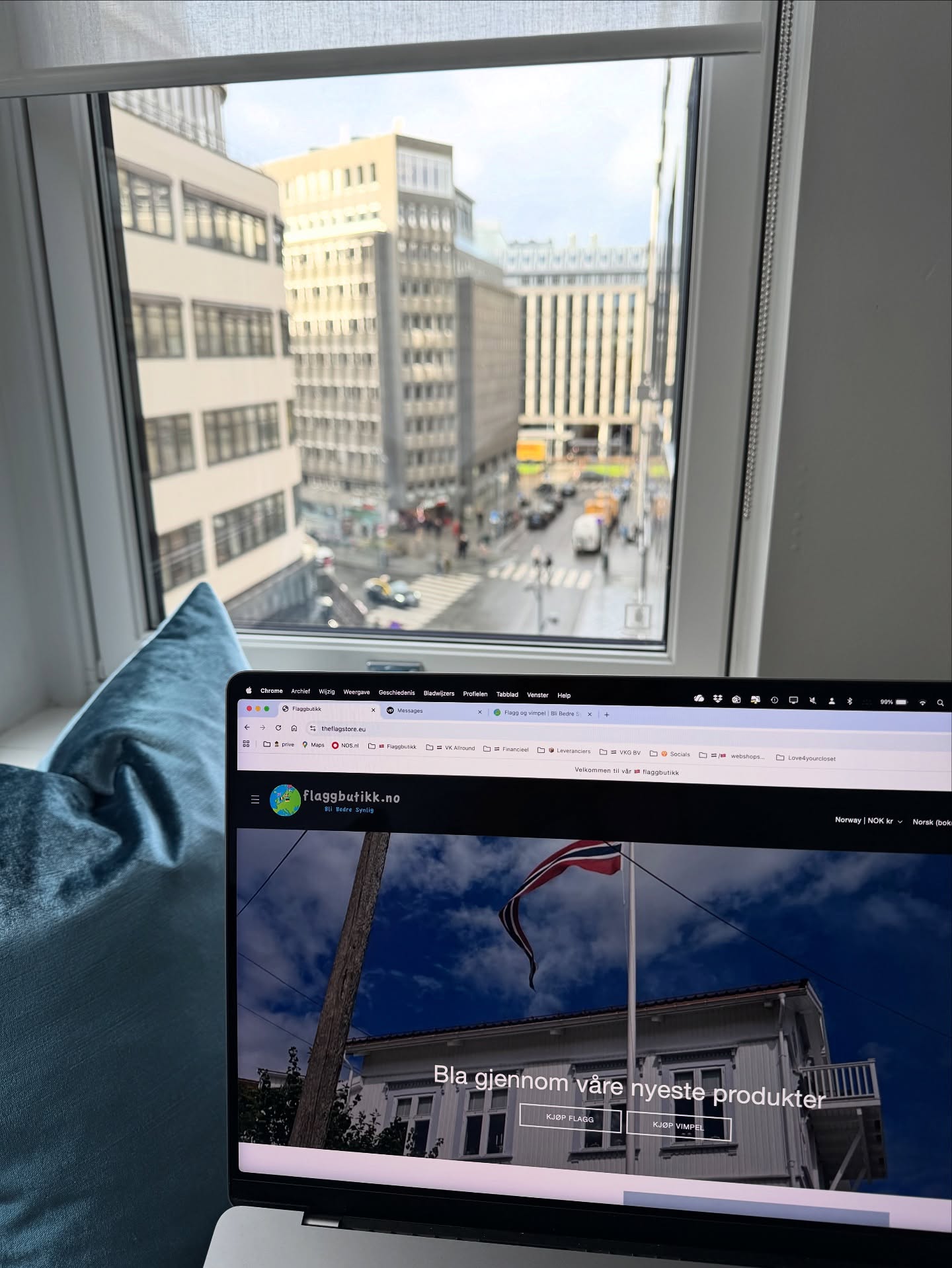 Vi er i ferd med å fullføre den nye nettsiden theflagstore.eu fra en flott beliggenhet i Oslo. Lanseringen er planlagt rundt juletider. 🎄We are currently finalizing the new website theflagstore.eu from a great location in Oslo. The launch is planned for around Christmas.🎄#nyenettbutikk #nettbutikk #nettbutikklansering #norsk #oslo #flagg #vimpel #hotelcontinental #hotelcontinentaloslo