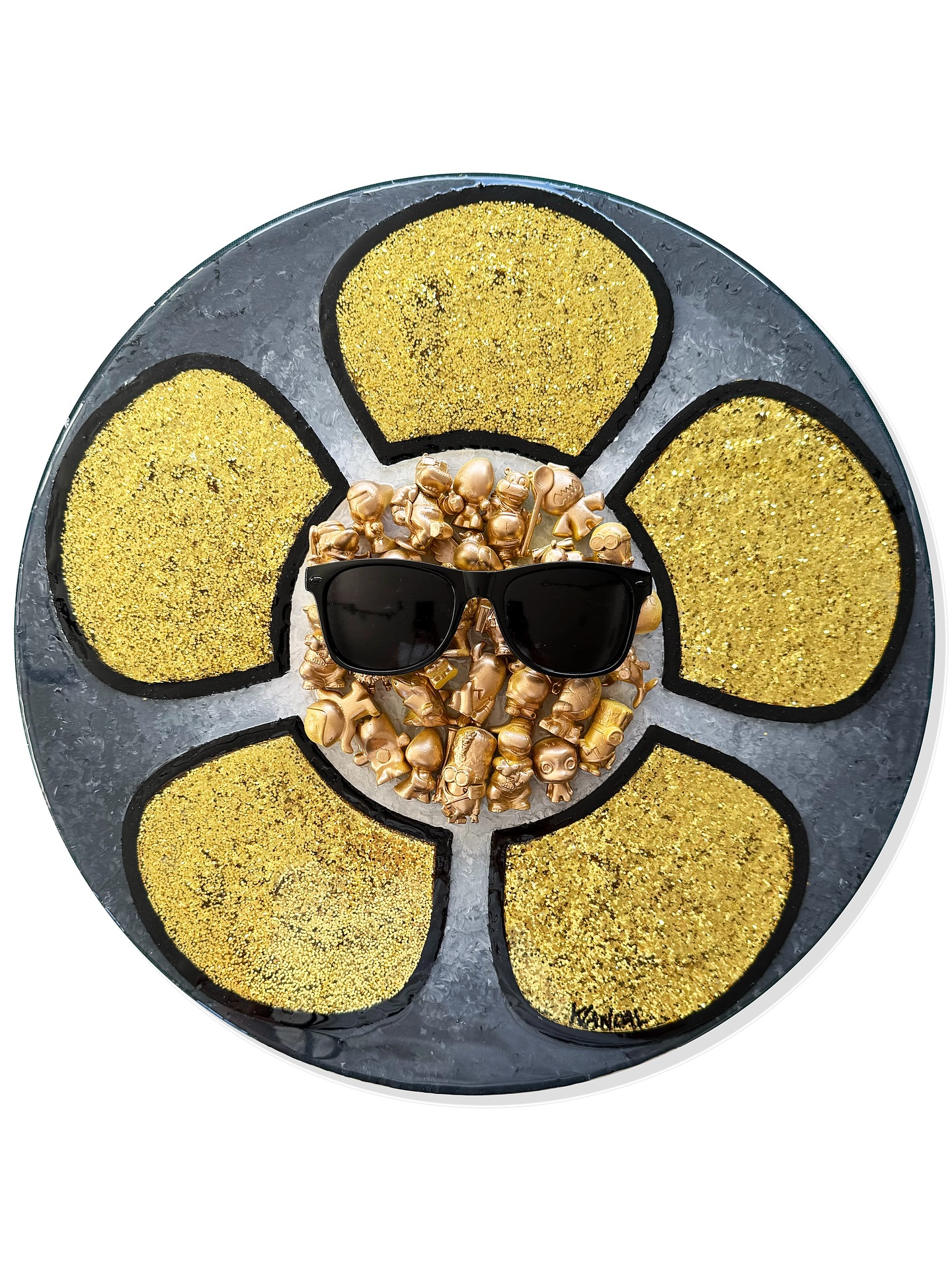 ‘Cool as a buttercup’
40cm diameter
Medium: Recycled toys and sunglasses, Resin, glitters, acrylic paint, laser cut acrylic sheet, wooden board
Made in London, 2025
DM for price
#katvandal #toyart #dopamineart #happyart #dopamineboost #flowerart #popart #femaleartist #londonartist #artforsale #emergingartist #emojiart